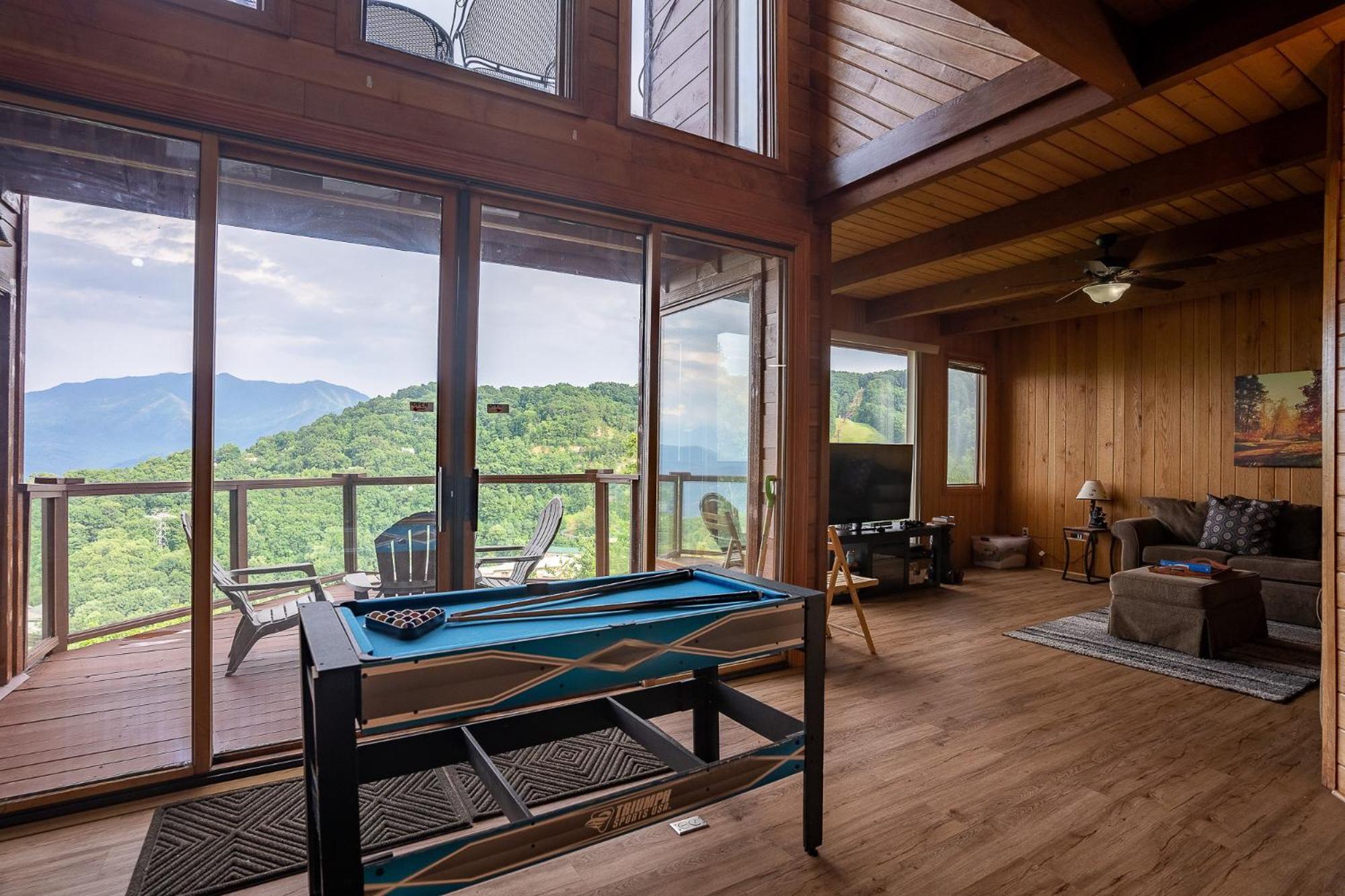 Chalet Beautiful 4 Bedroom With Million Dollar Views