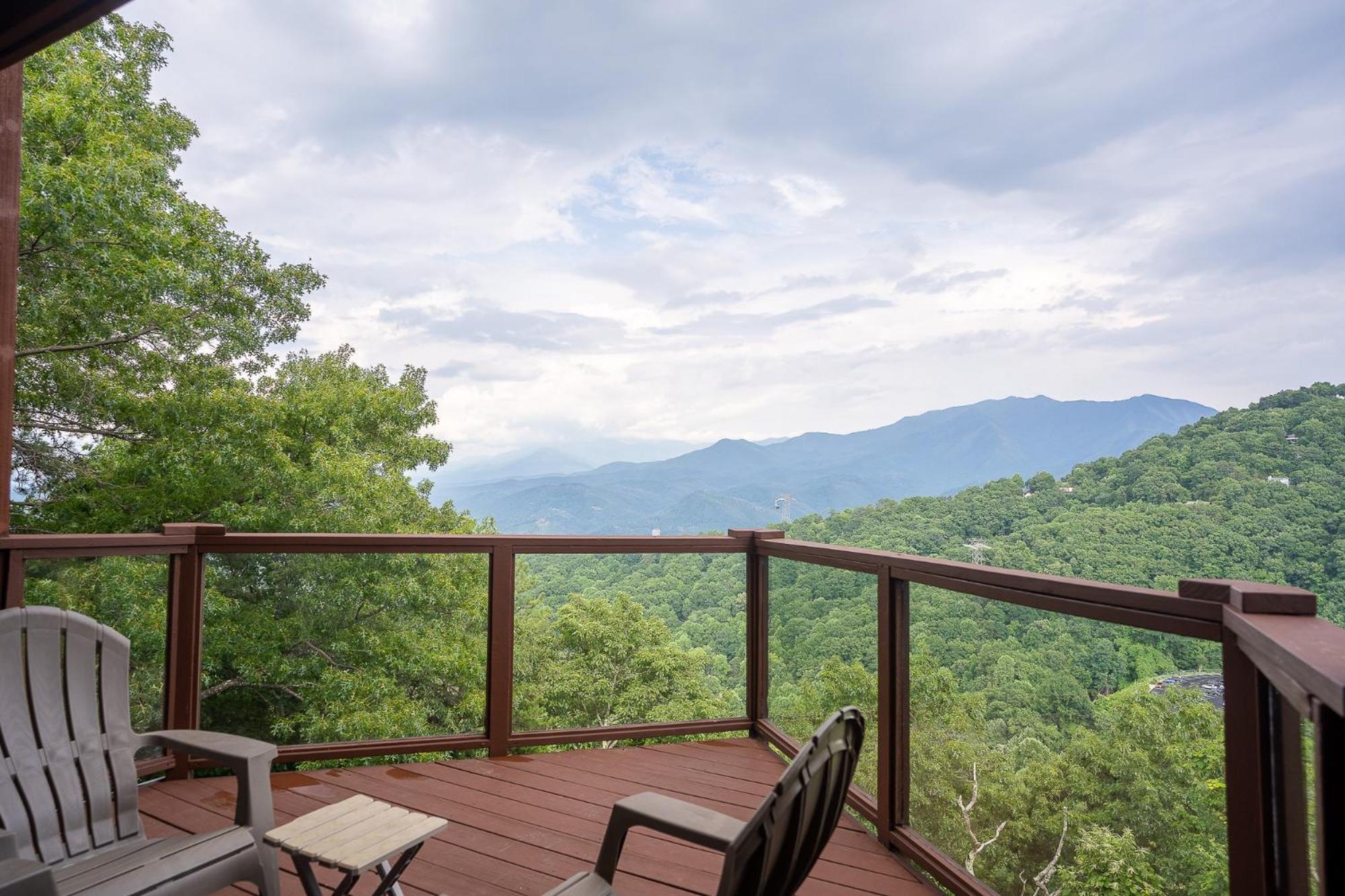 Beautiful 4 Bedroom With Million Dollar Views * Gatlinburg