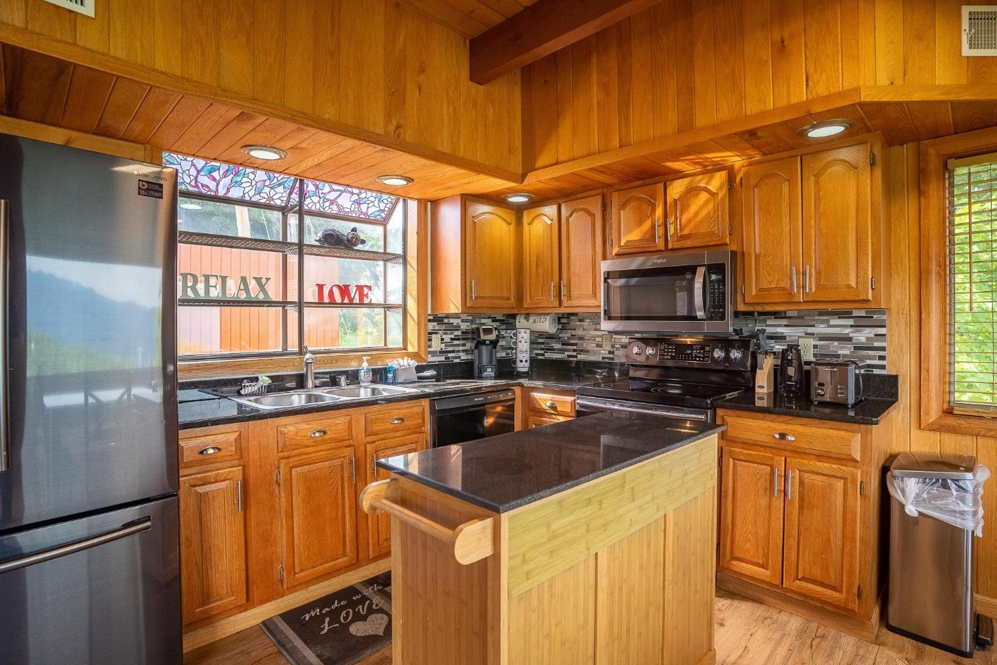 Chalet Beautiful 4 Bedroom With Million Dollar Views *