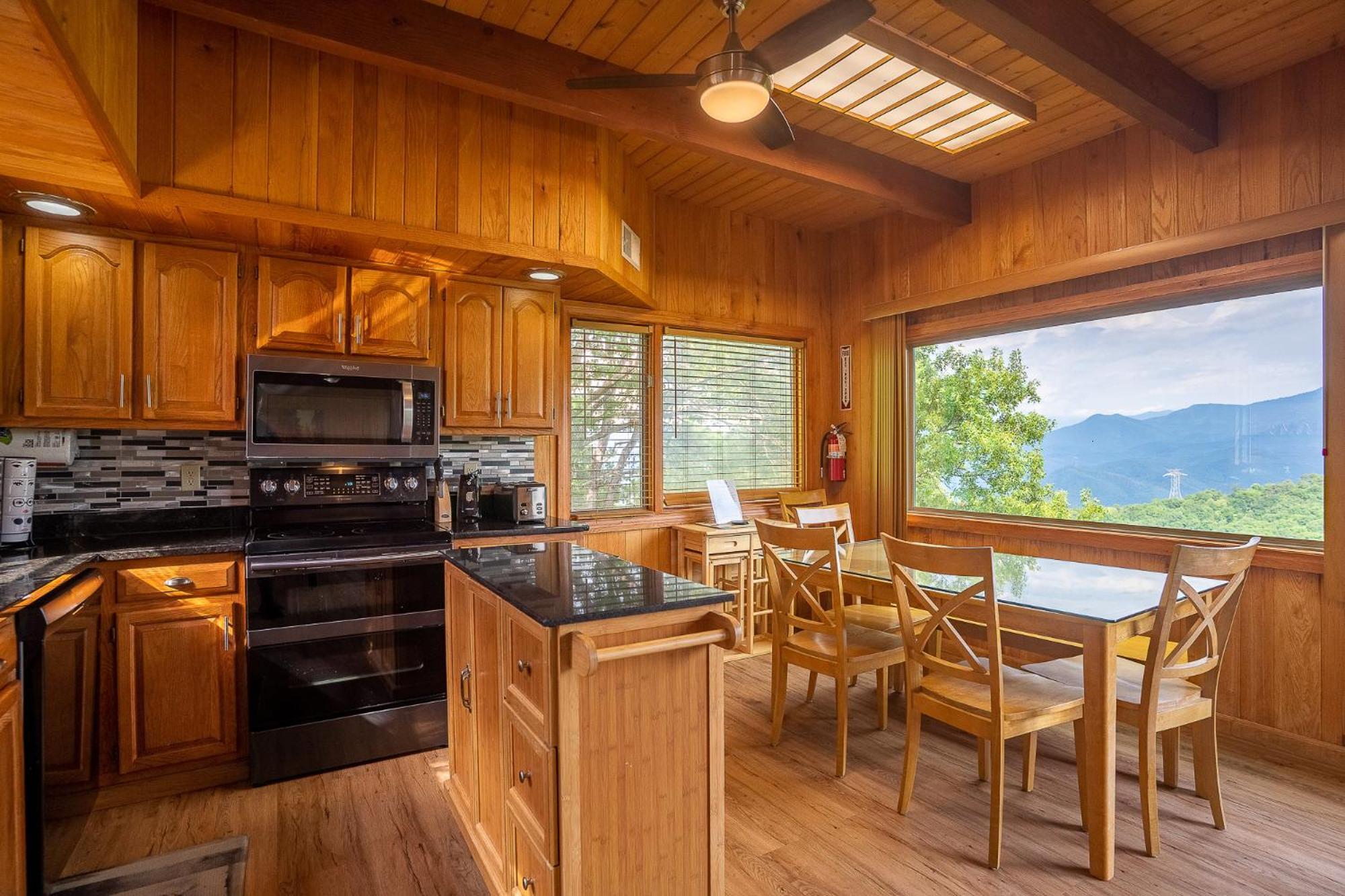 Beautiful 4 Bedroom With Million Dollar Views Chalet *