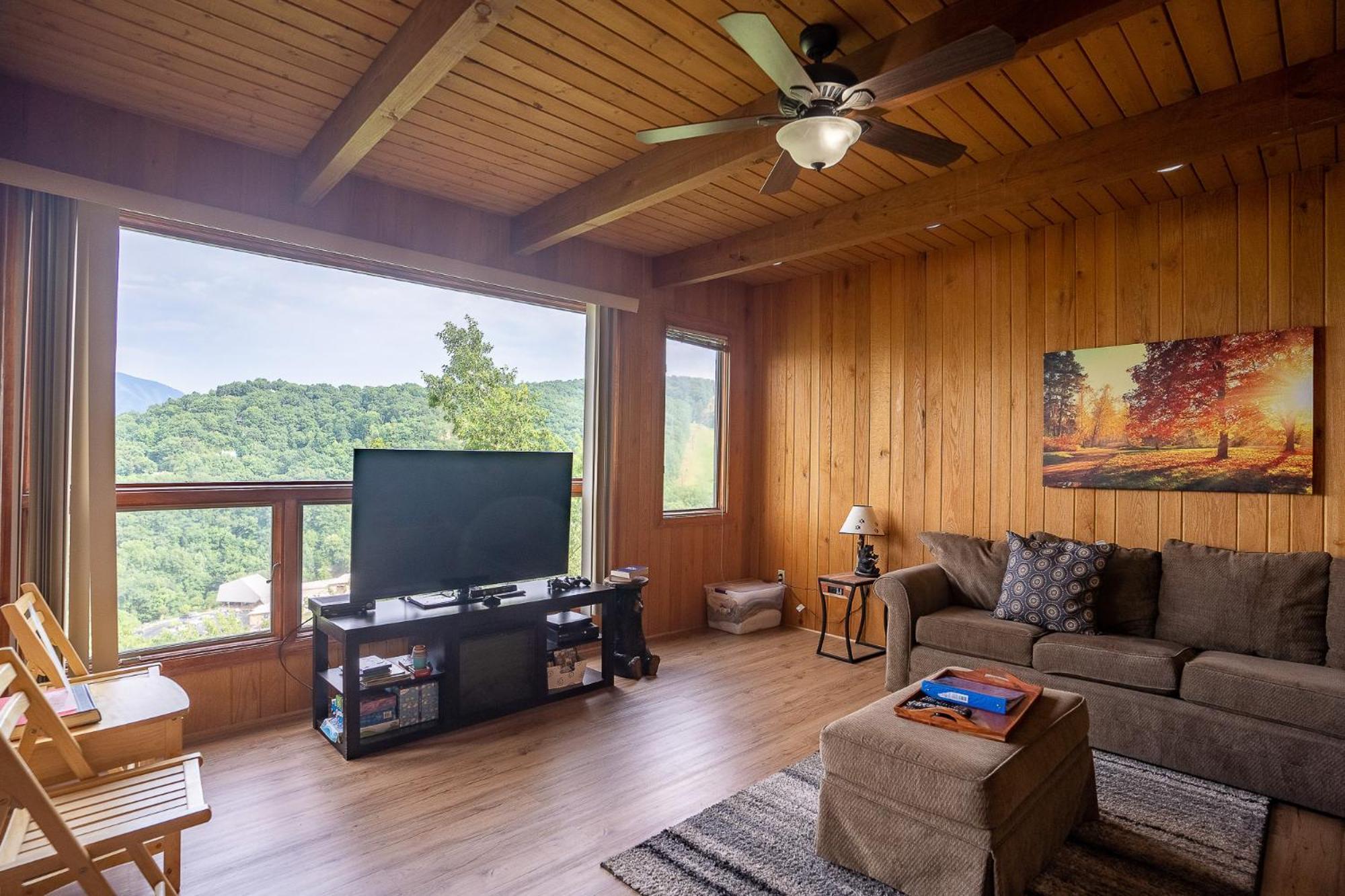 Chalet Beautiful 4 Bedroom With Million Dollar Views *