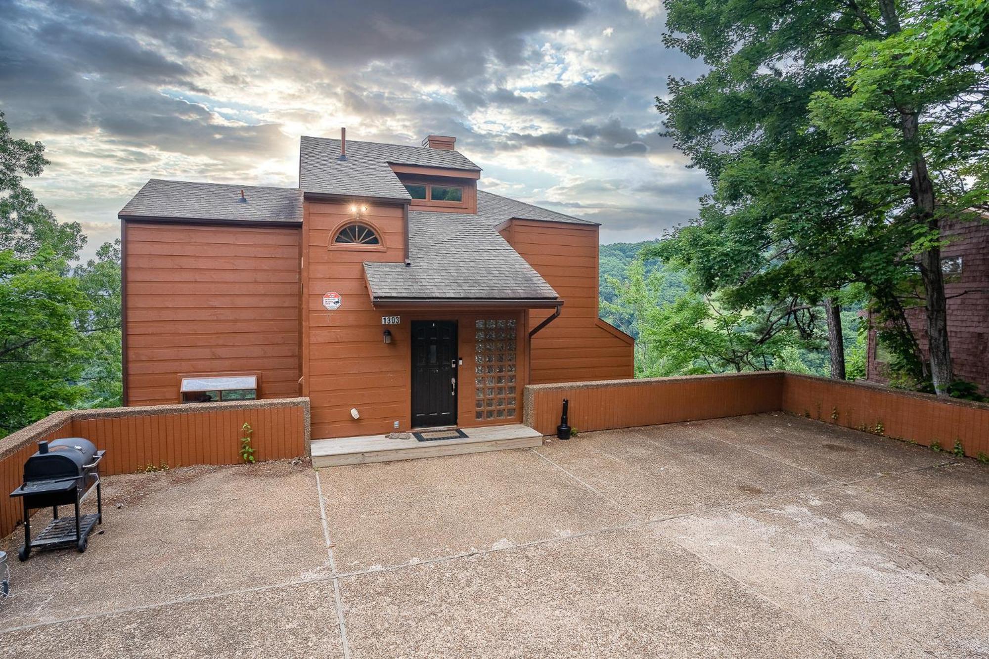 Beautiful 4 Bedroom With Million Dollar Views * Gatlinburg