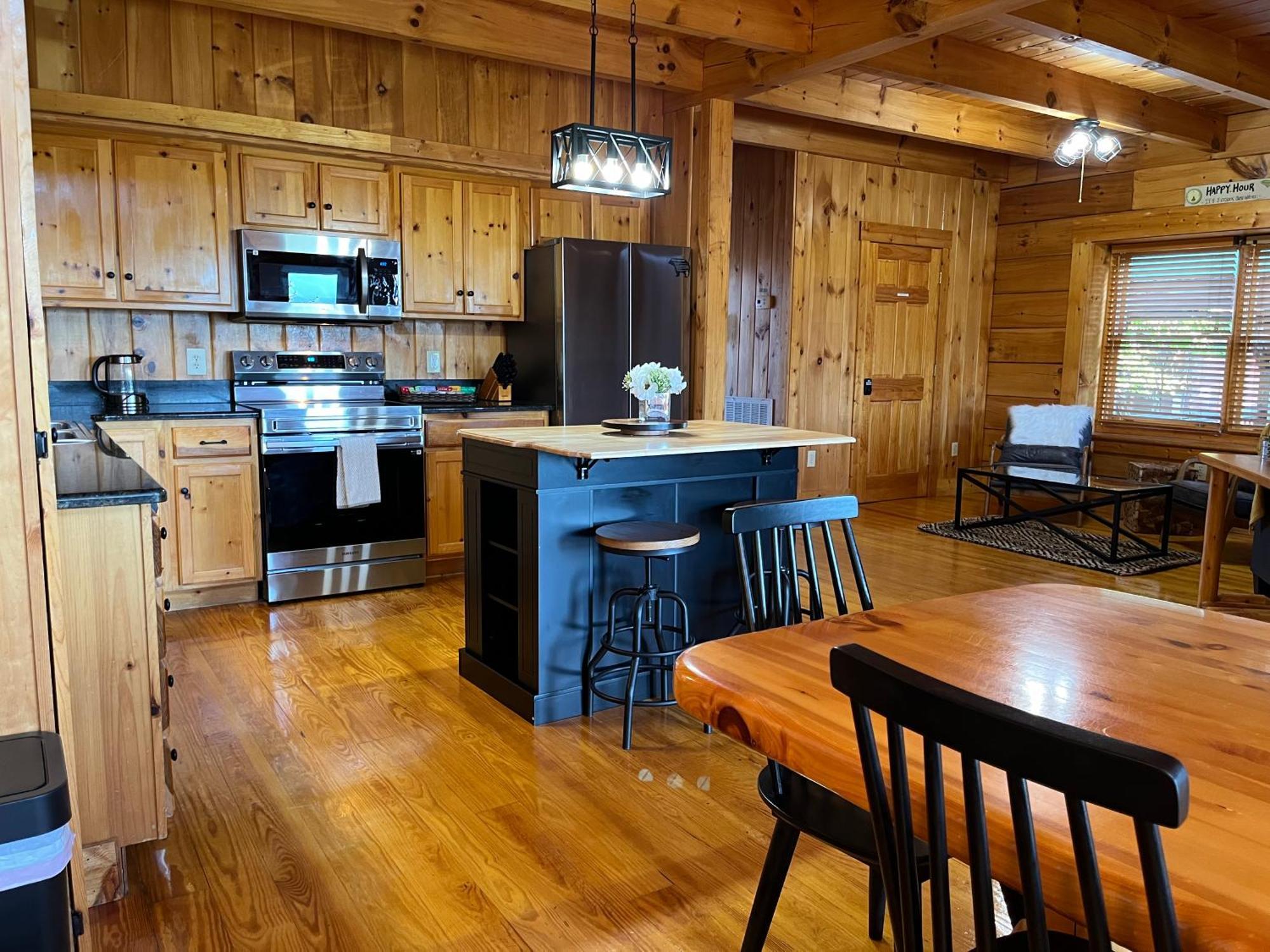 Splashtacular: Indoor Pool~gorgeous Views~hottub~gameroom~resort Chalet Gatlinburg