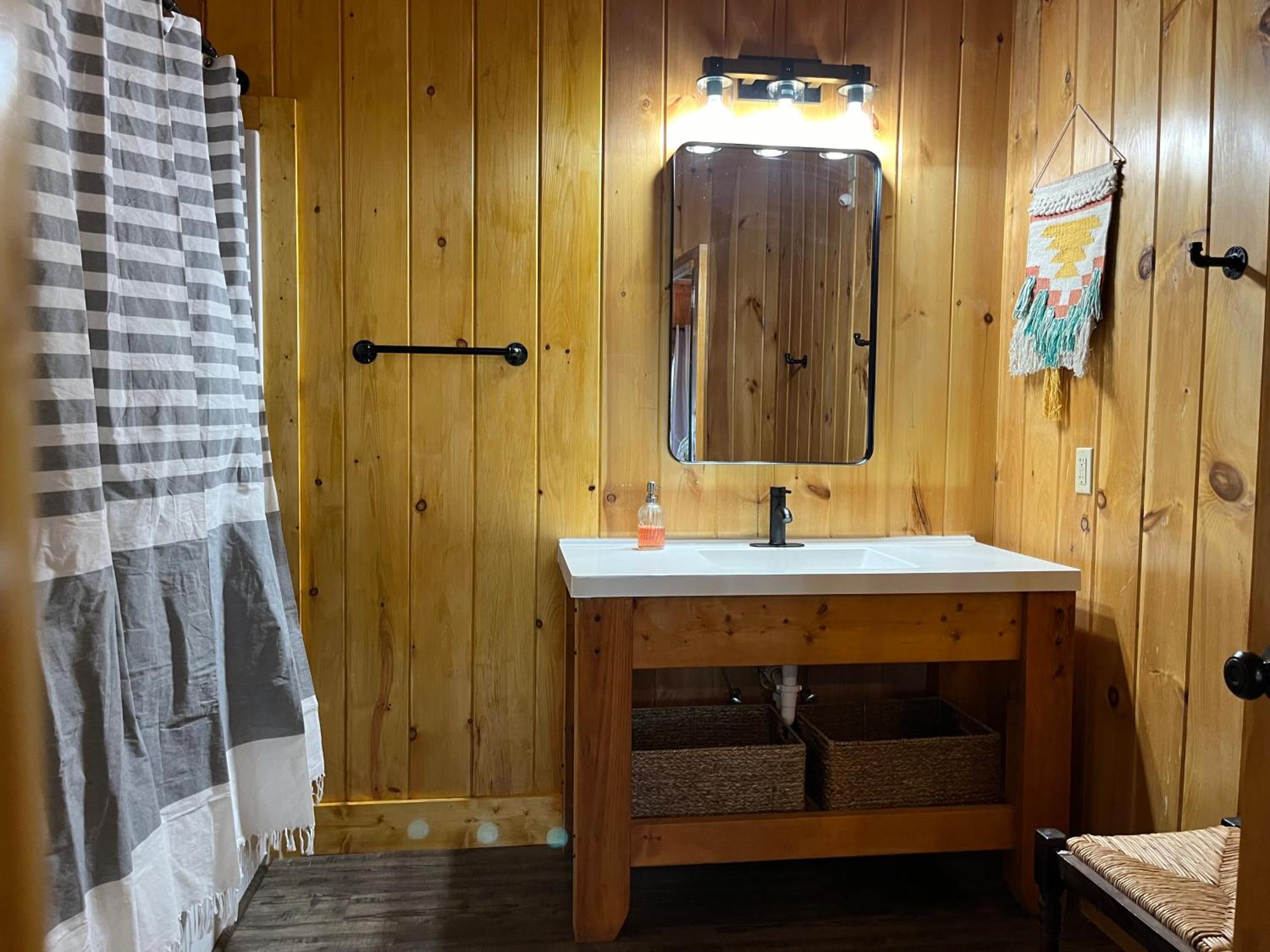 Splashtacular: Indoor Pool~gorgeous Views~hottub~gameroom~resort Chalet *