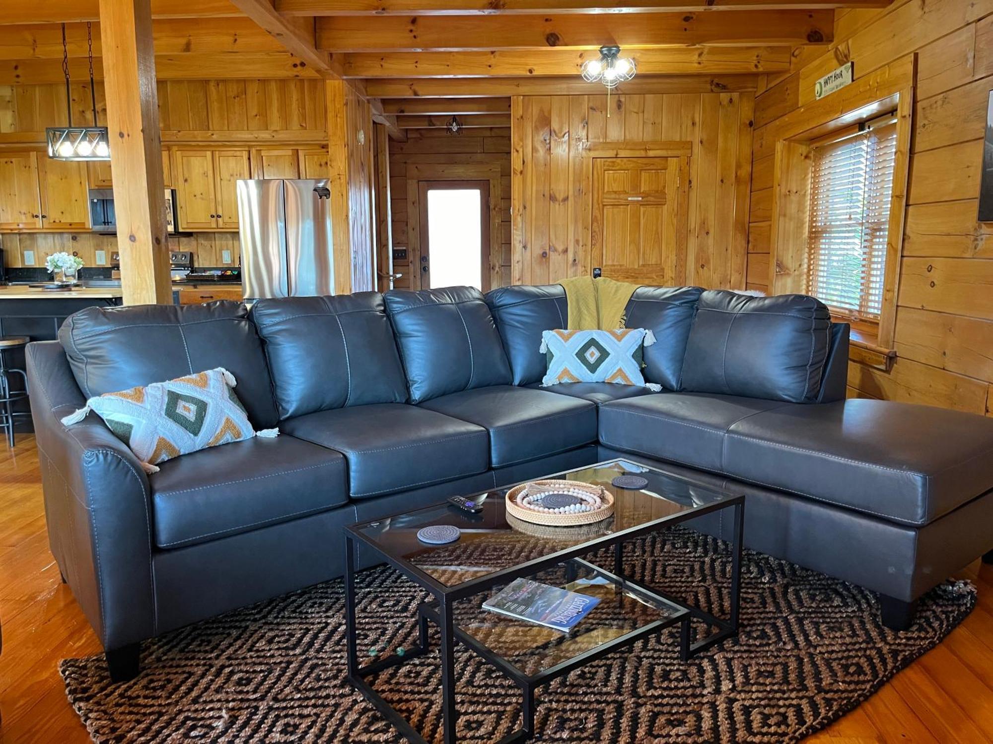 Chalet Splashtacular: Indoor Pool~gorgeous Views~hottub~gameroom~resort