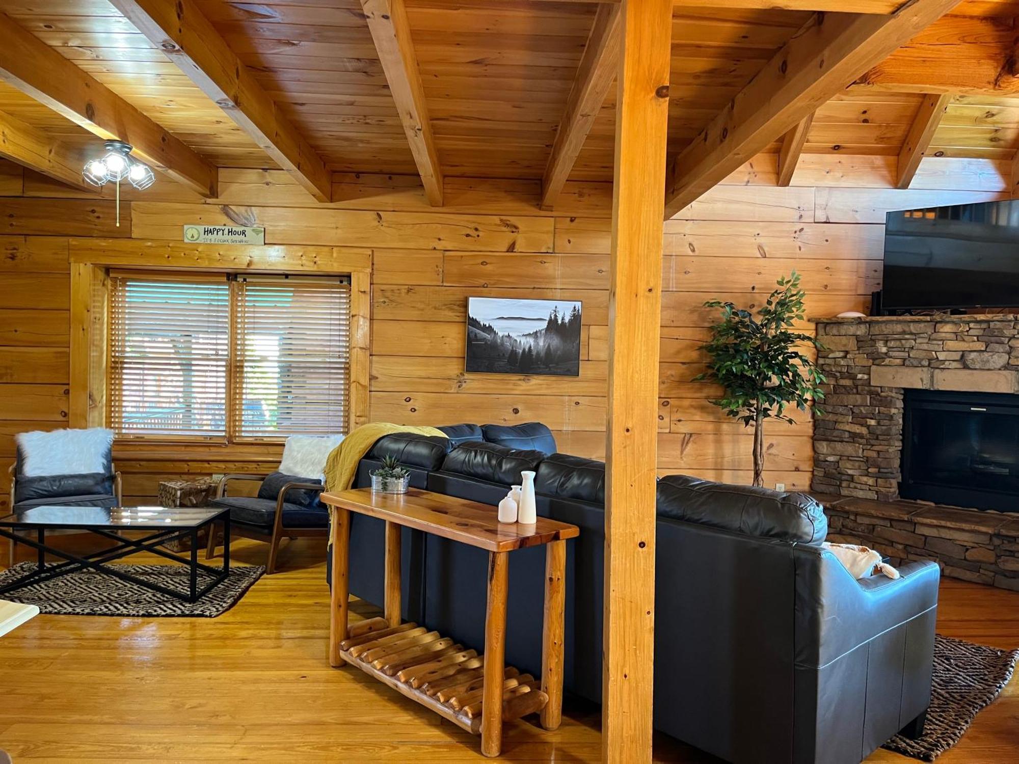 Splashtacular: Indoor Pool~gorgeous Views~hottub~gameroom~resort *