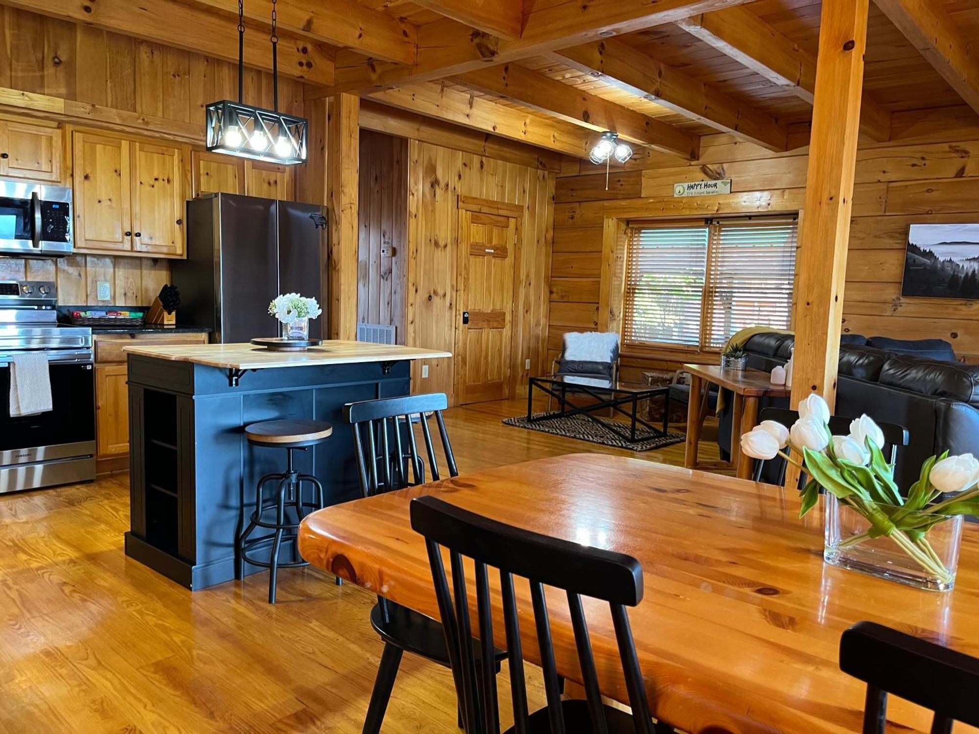 Splashtacular: Indoor Pool~gorgeous Views~hottub~gameroom~resort * Gatlinburg