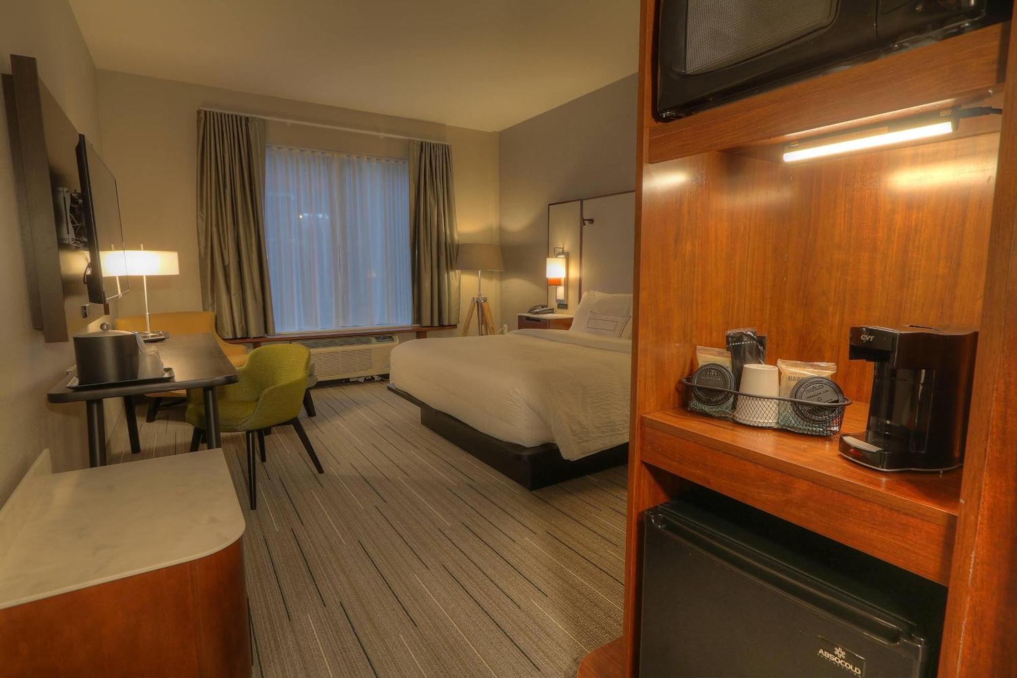 Hotel Fairfield & By Marriott Downtown Gatlinburg