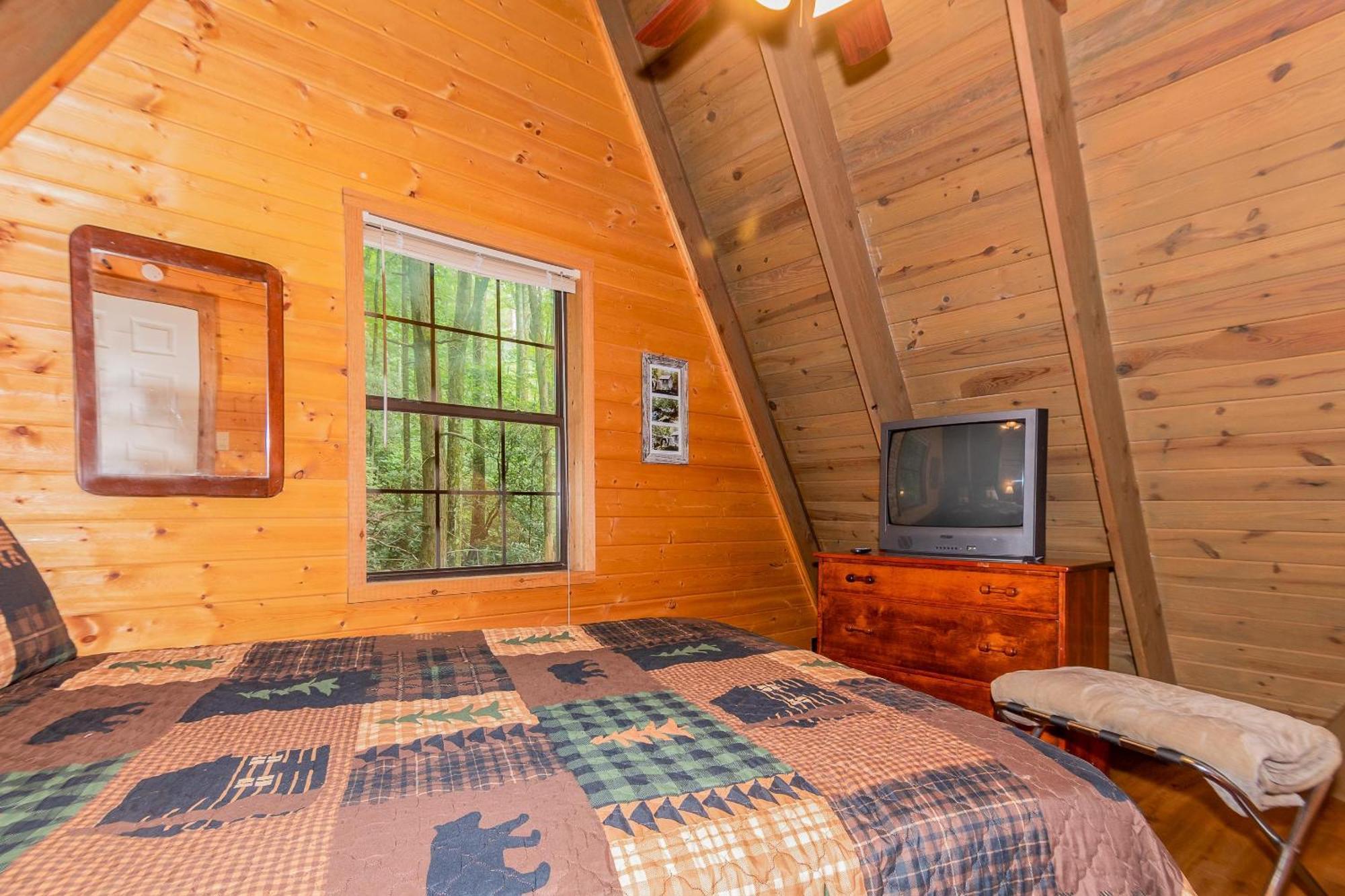 Smoky Bear Hideaway *