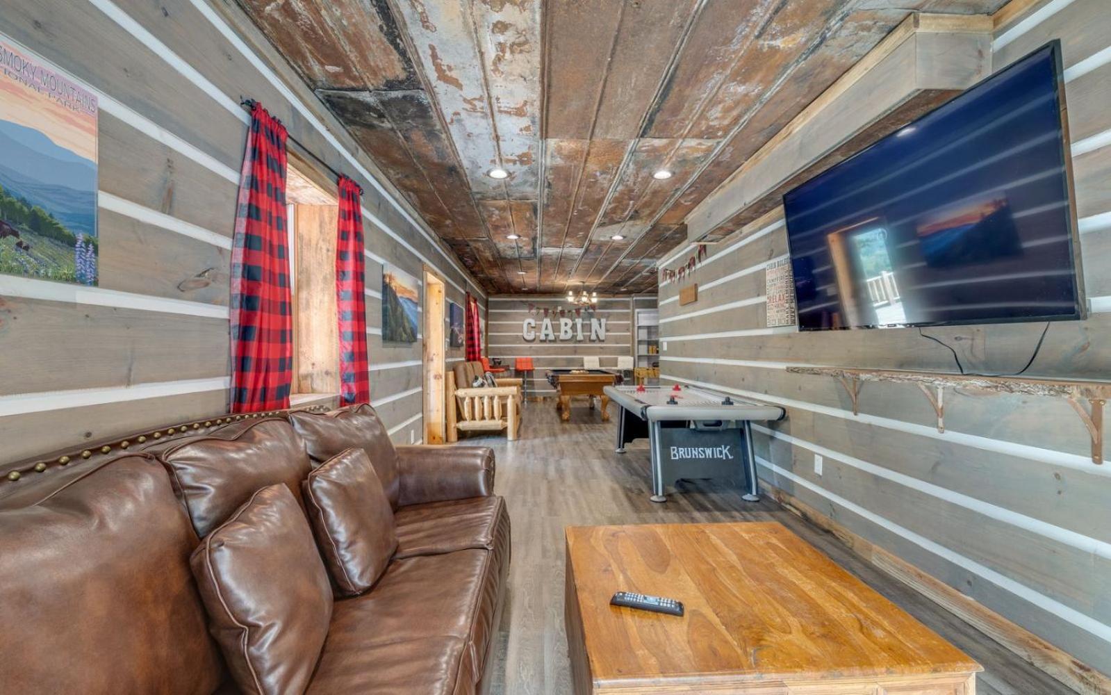 Villa Hand Hewn Hideaway *
