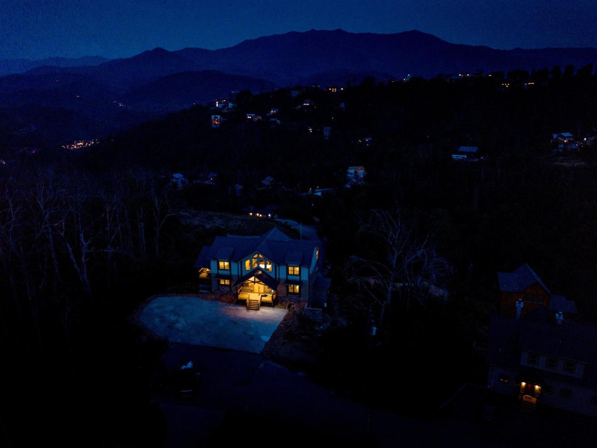 Splash N Heavenly Views Villa Gatlinburg