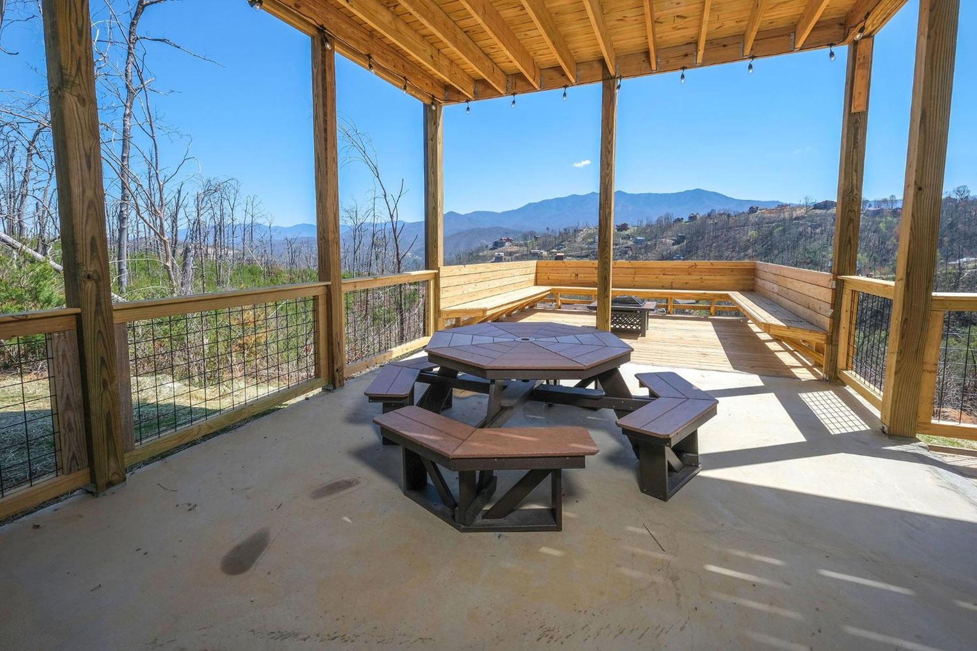 Splash N Heavenly Views Villa