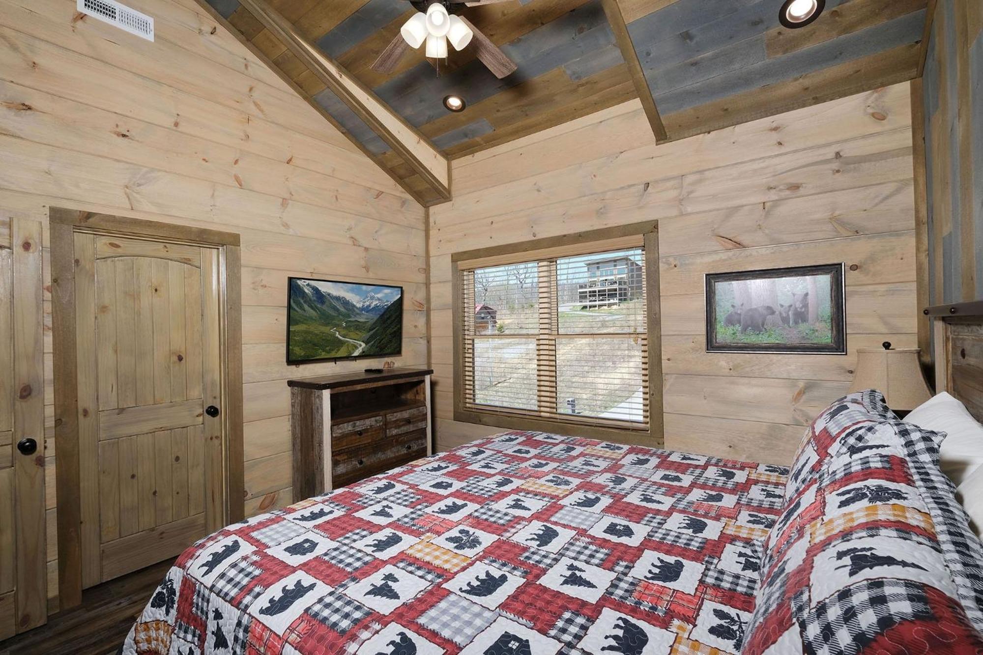 Splash N Heavenly Views Villa Gatlinburg