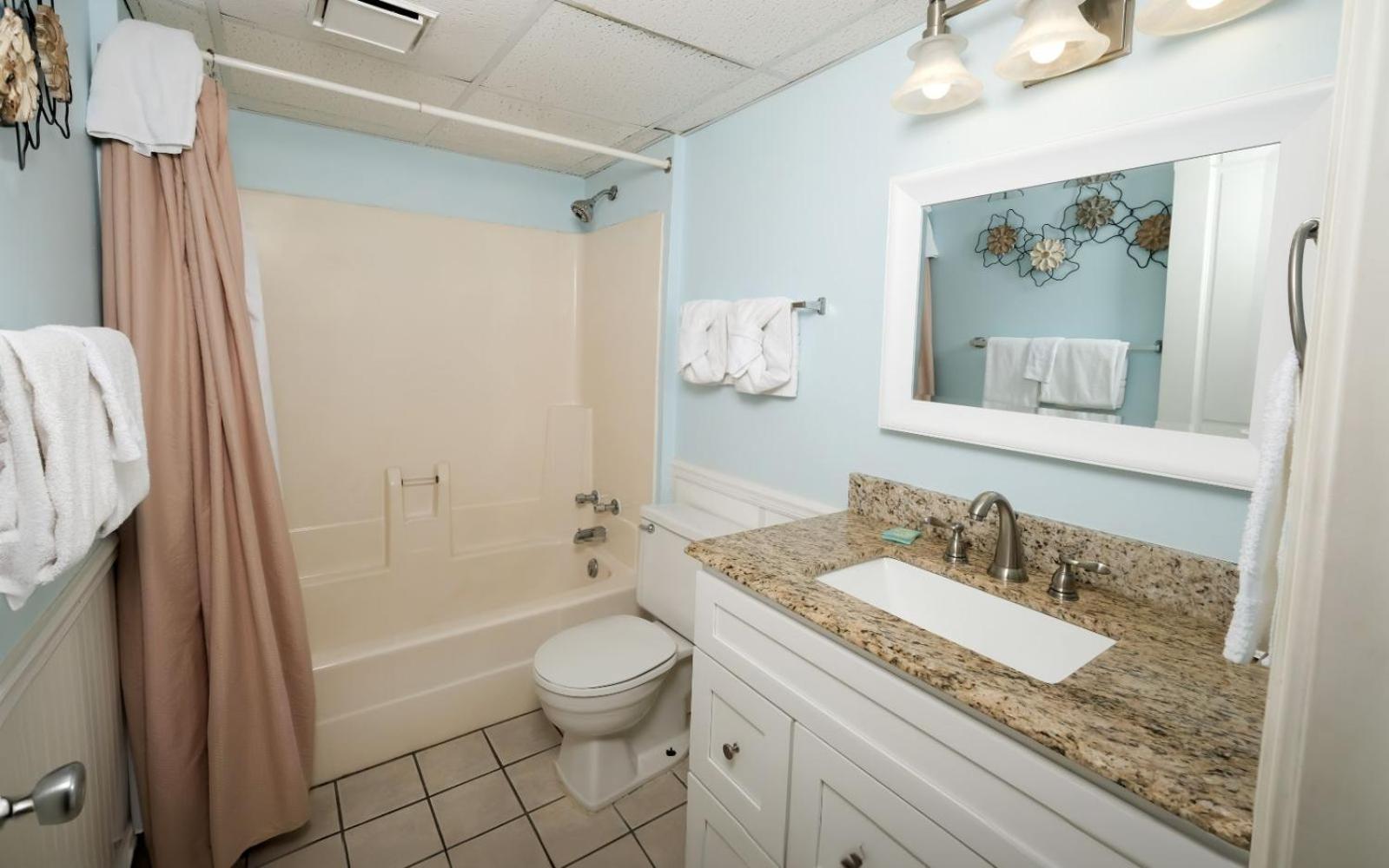 Oak Square 305 Apartment *