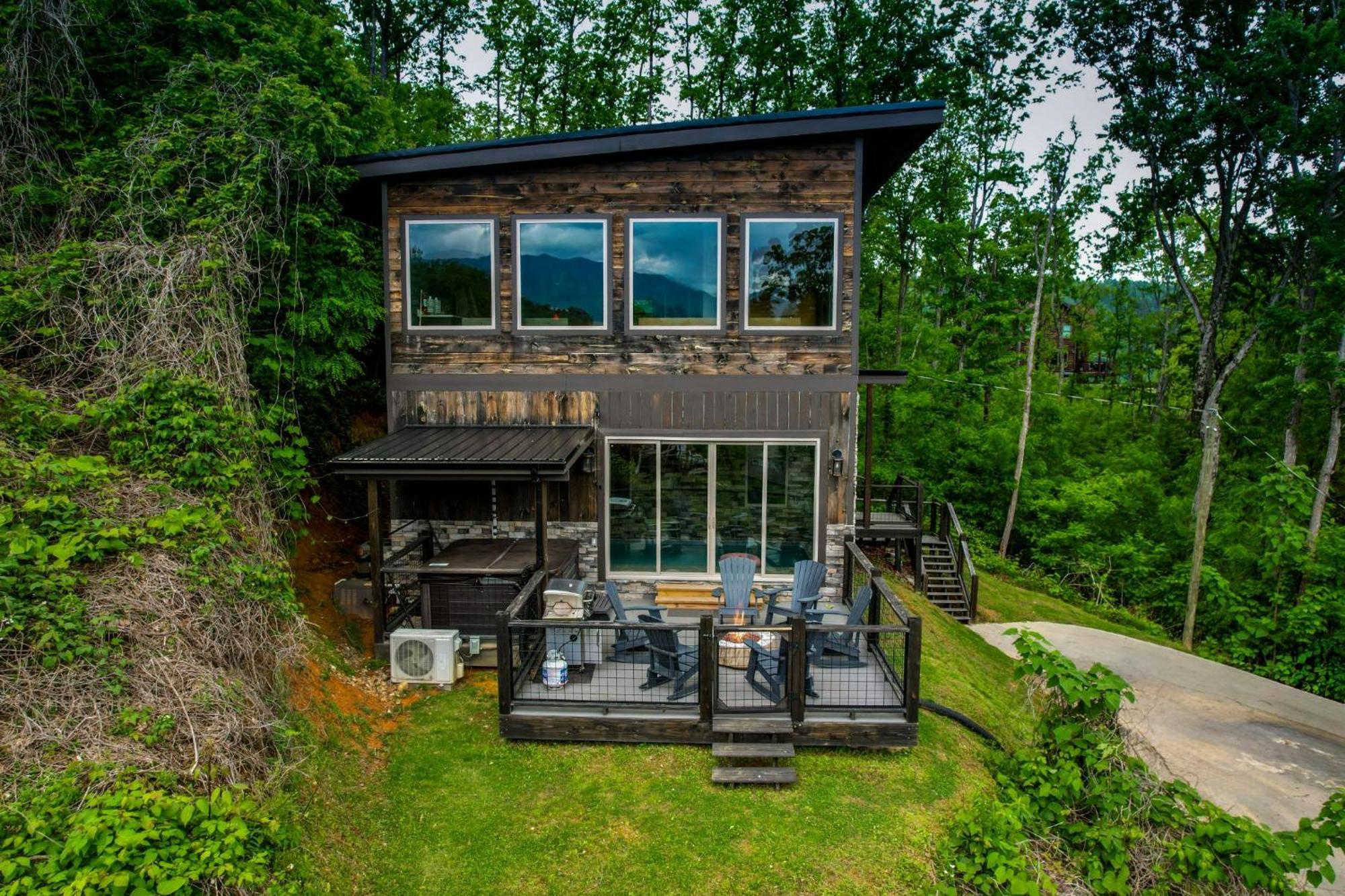 Whitneys Way Villa *