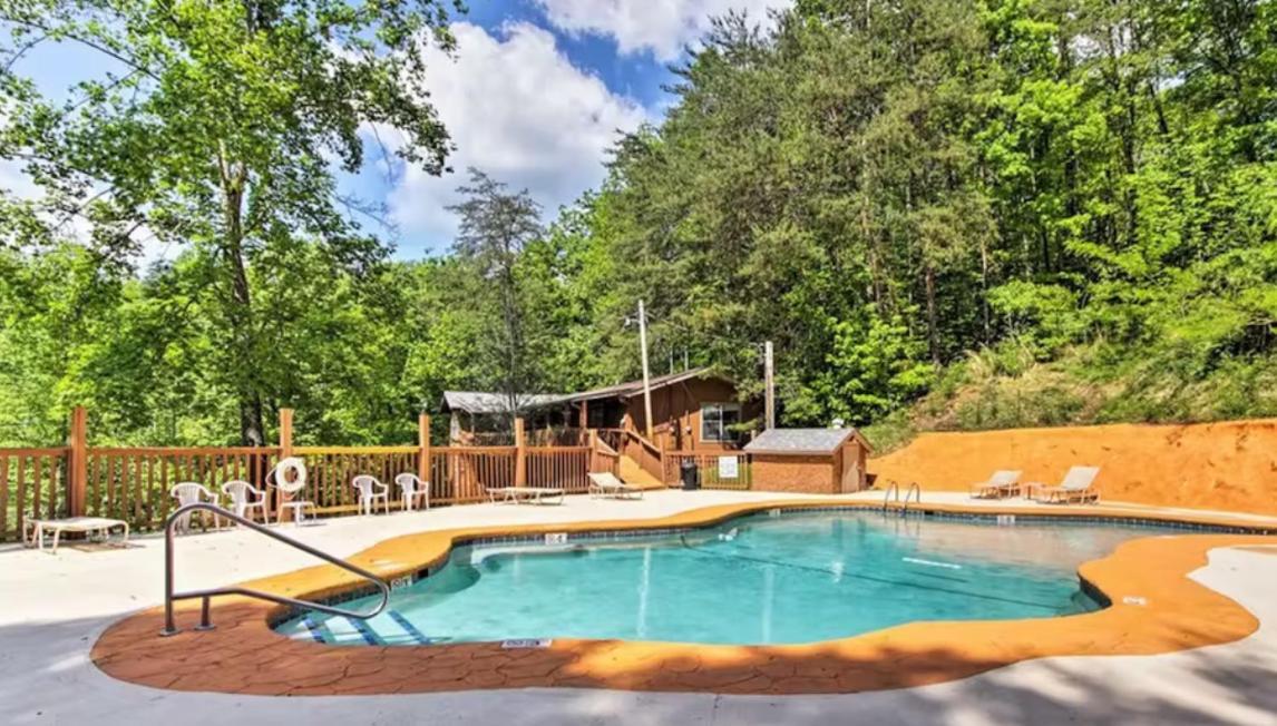 Queen Of The Hills The Perfect Gatlinburg