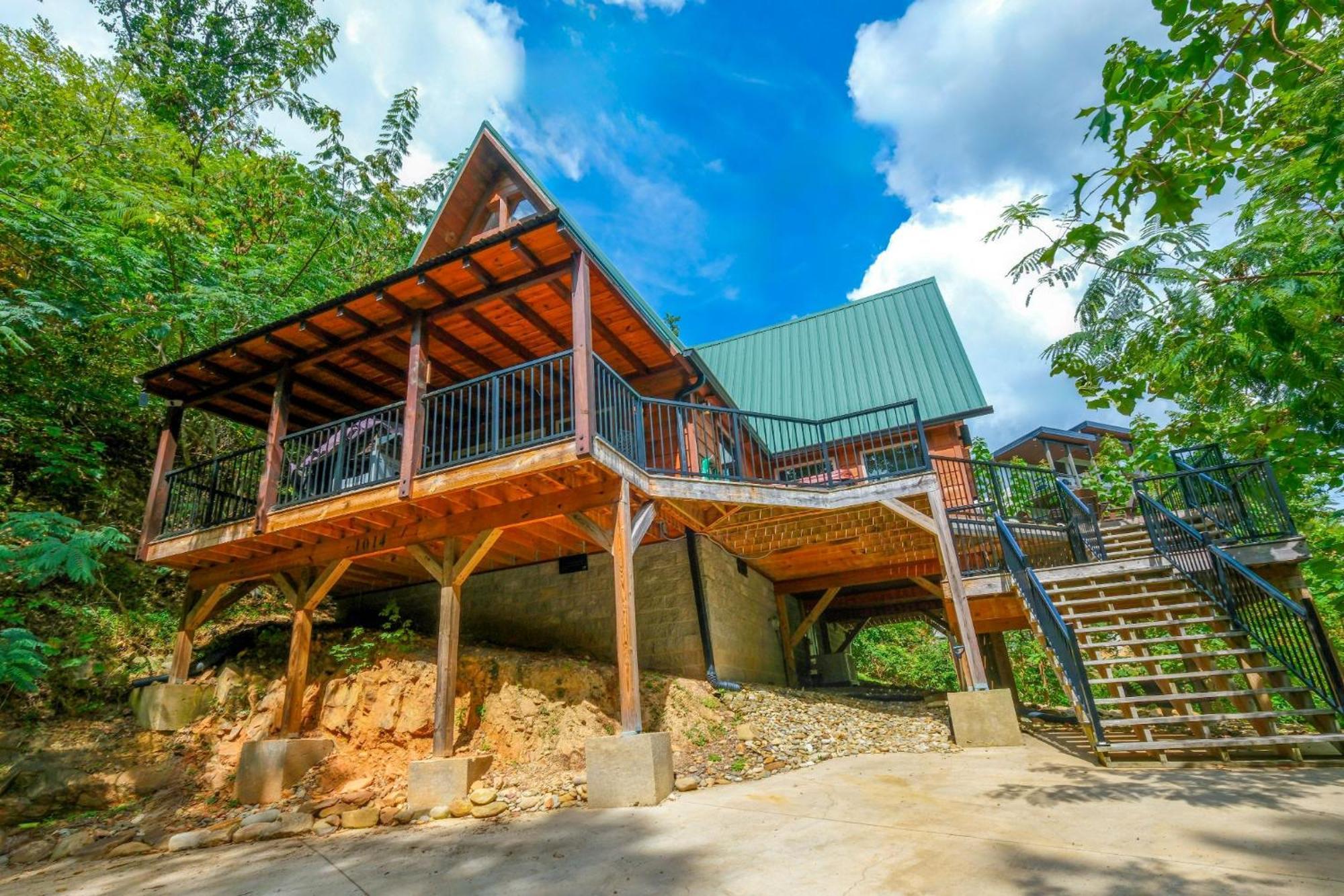 Patriots Den Gatlinburg
