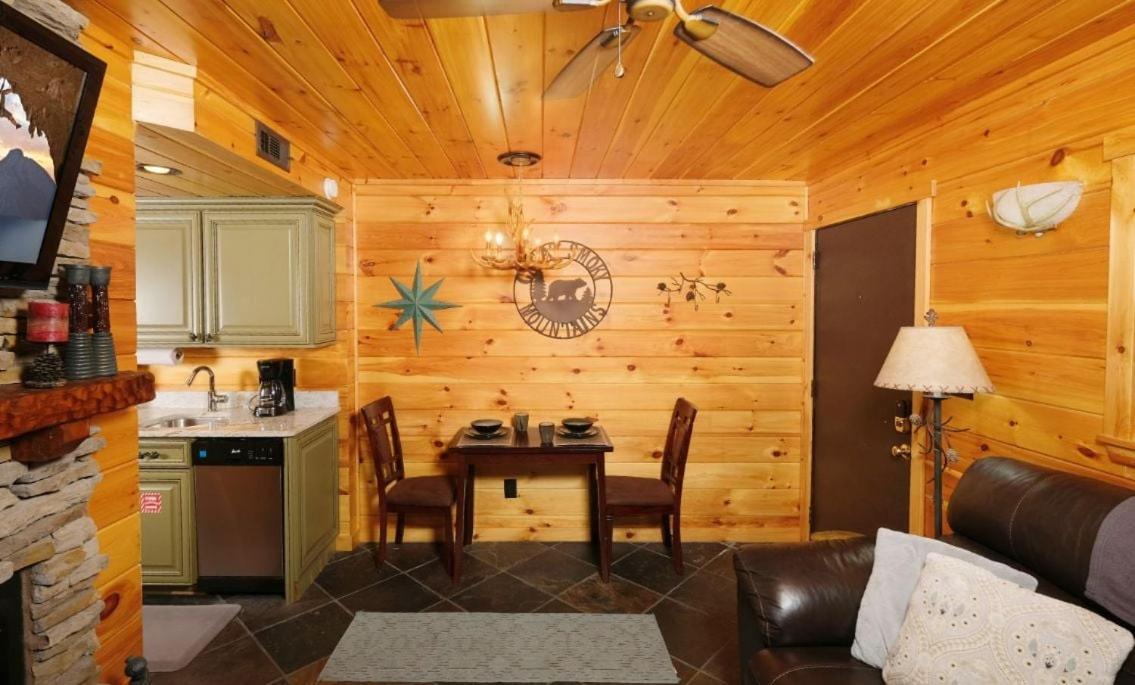 Oak Square 206 Apartment