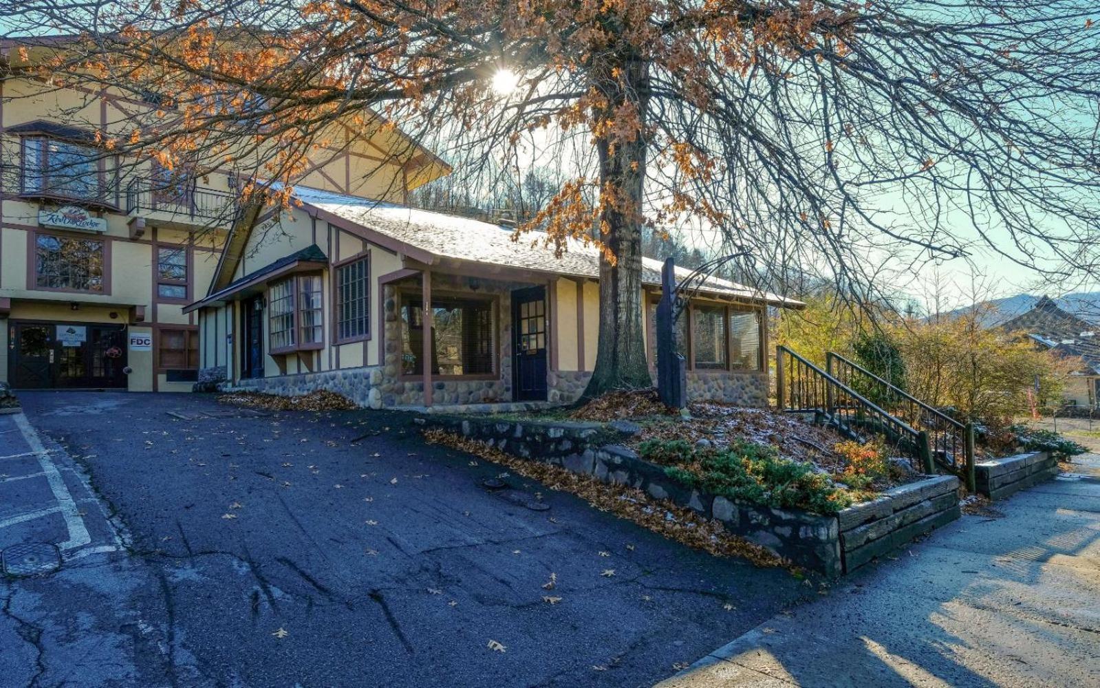 Red Oak Villa