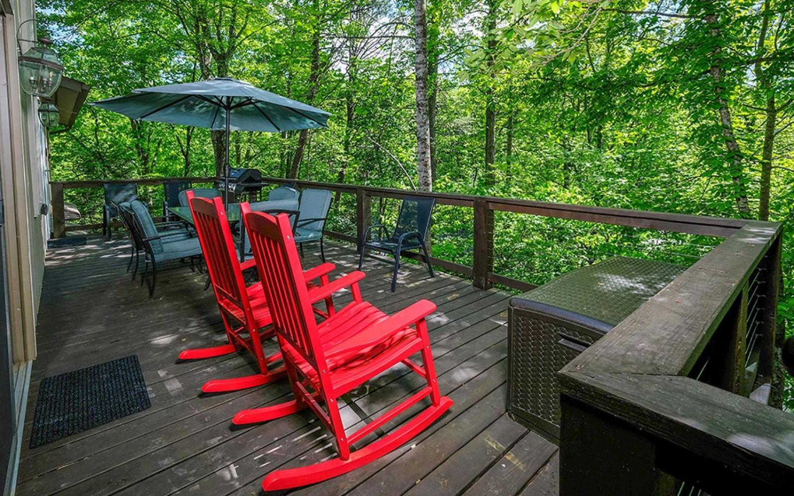 Black Bear Retreat Villa