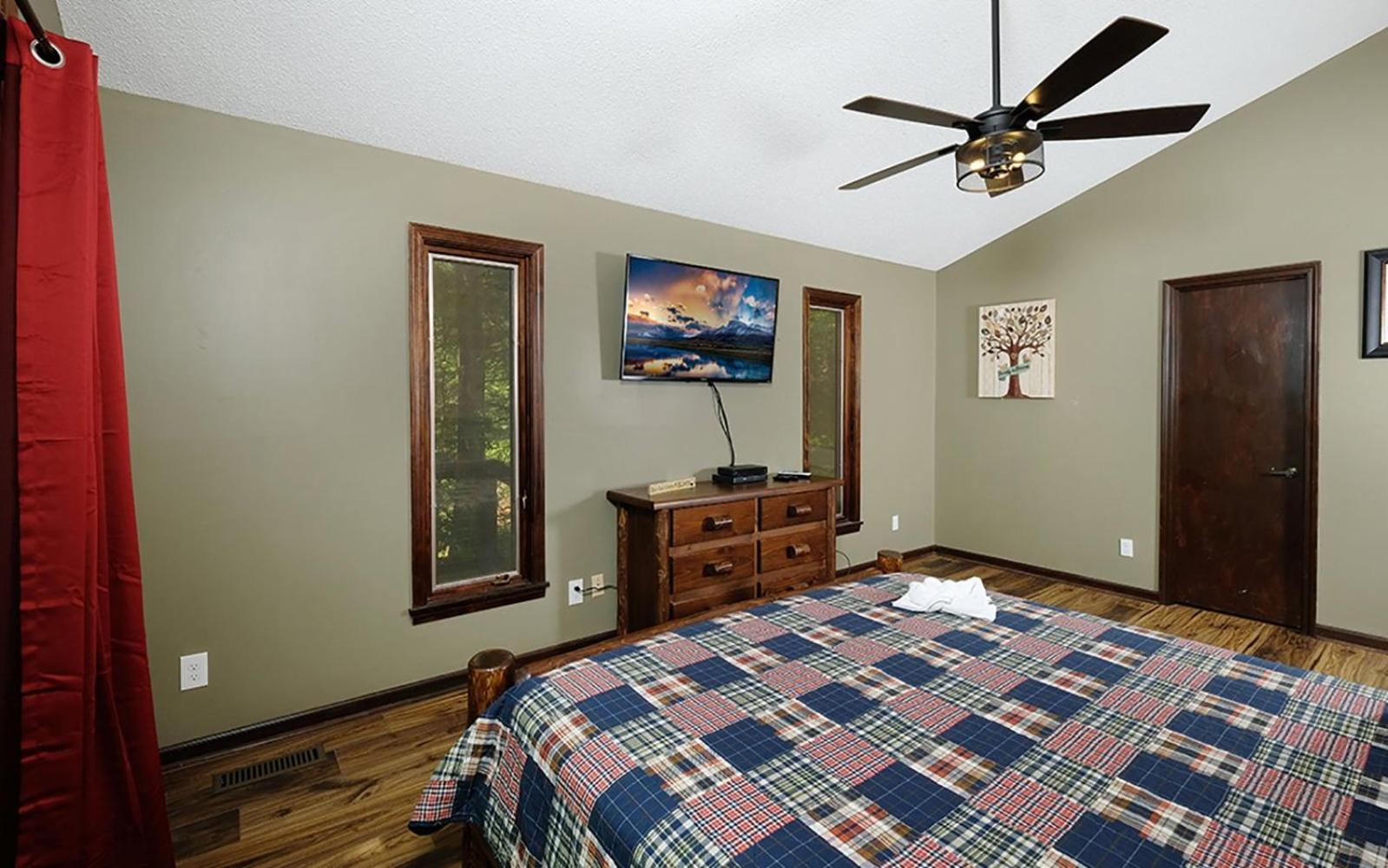 Black Bear Retreat Villa