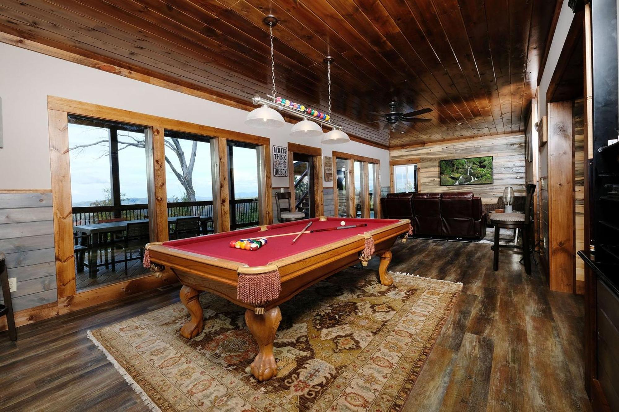 Villa Looking Glass *