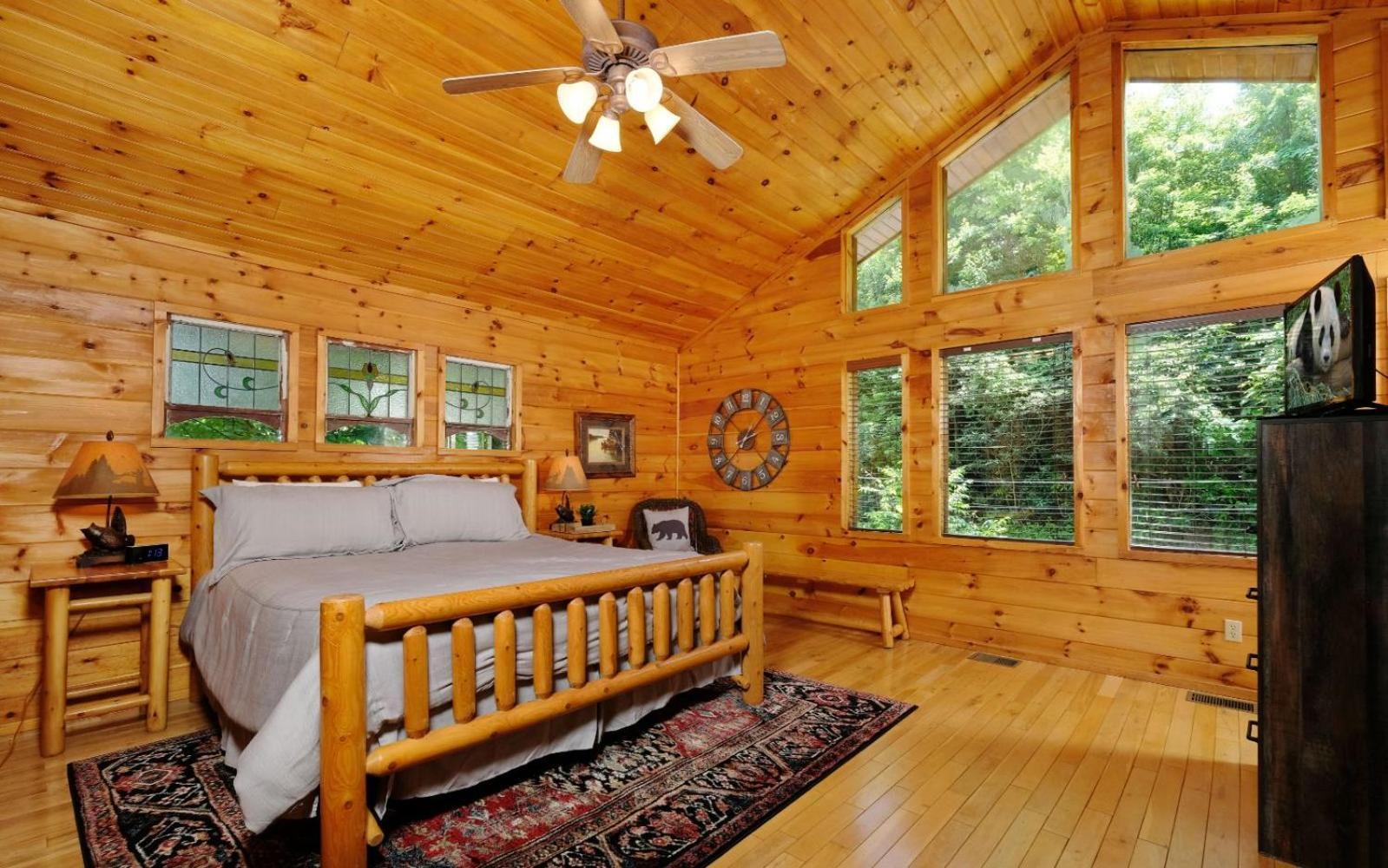 Smoky Getaway Gatlinburg
