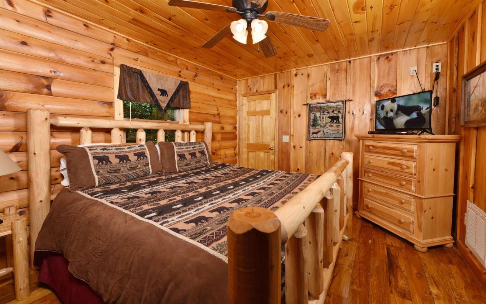 Villa Think A Little Less Gatlinburg