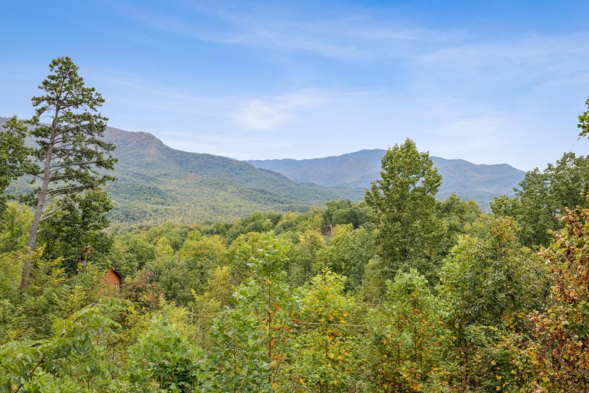 Holiday home Serene 2br With Hot Tub, Games & Mountain Views In Cobbly Knob Family & Pet Friendly Gatlinburg