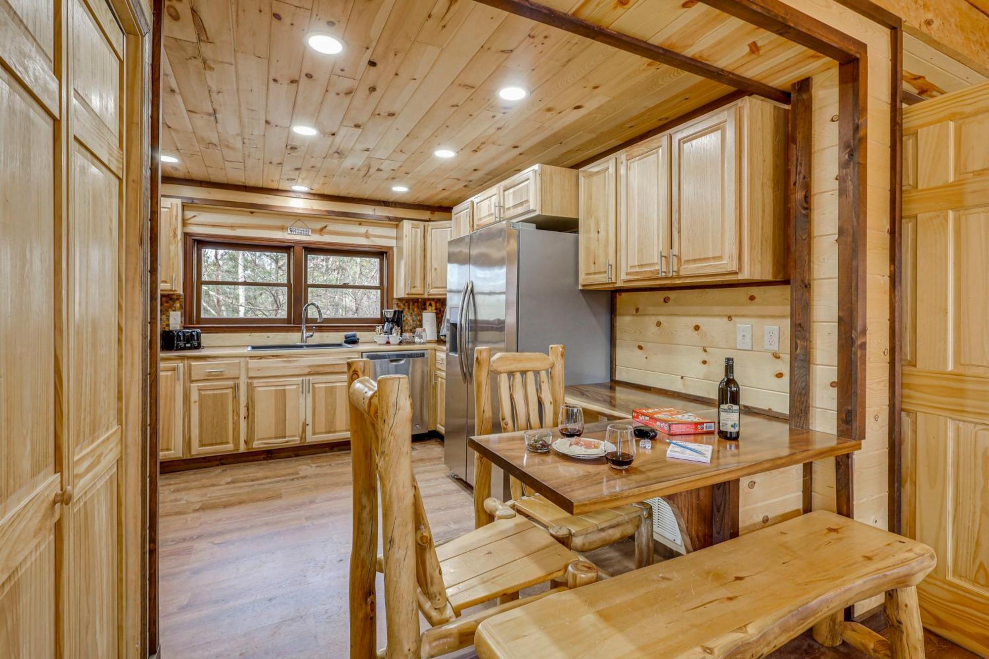 Holiday home Family-friendly With Hot Tub In Gatlinburg! *