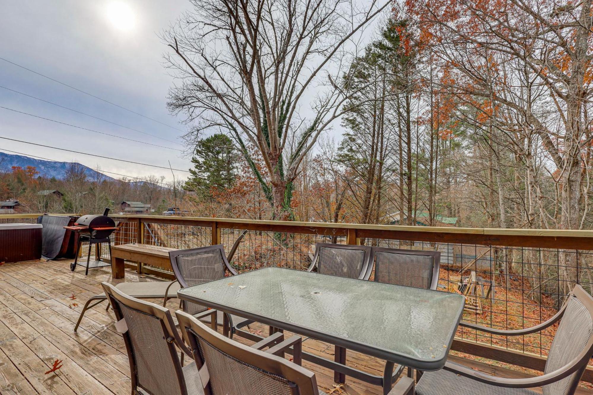 Family-friendly With Hot Tub In Gatlinburg! *