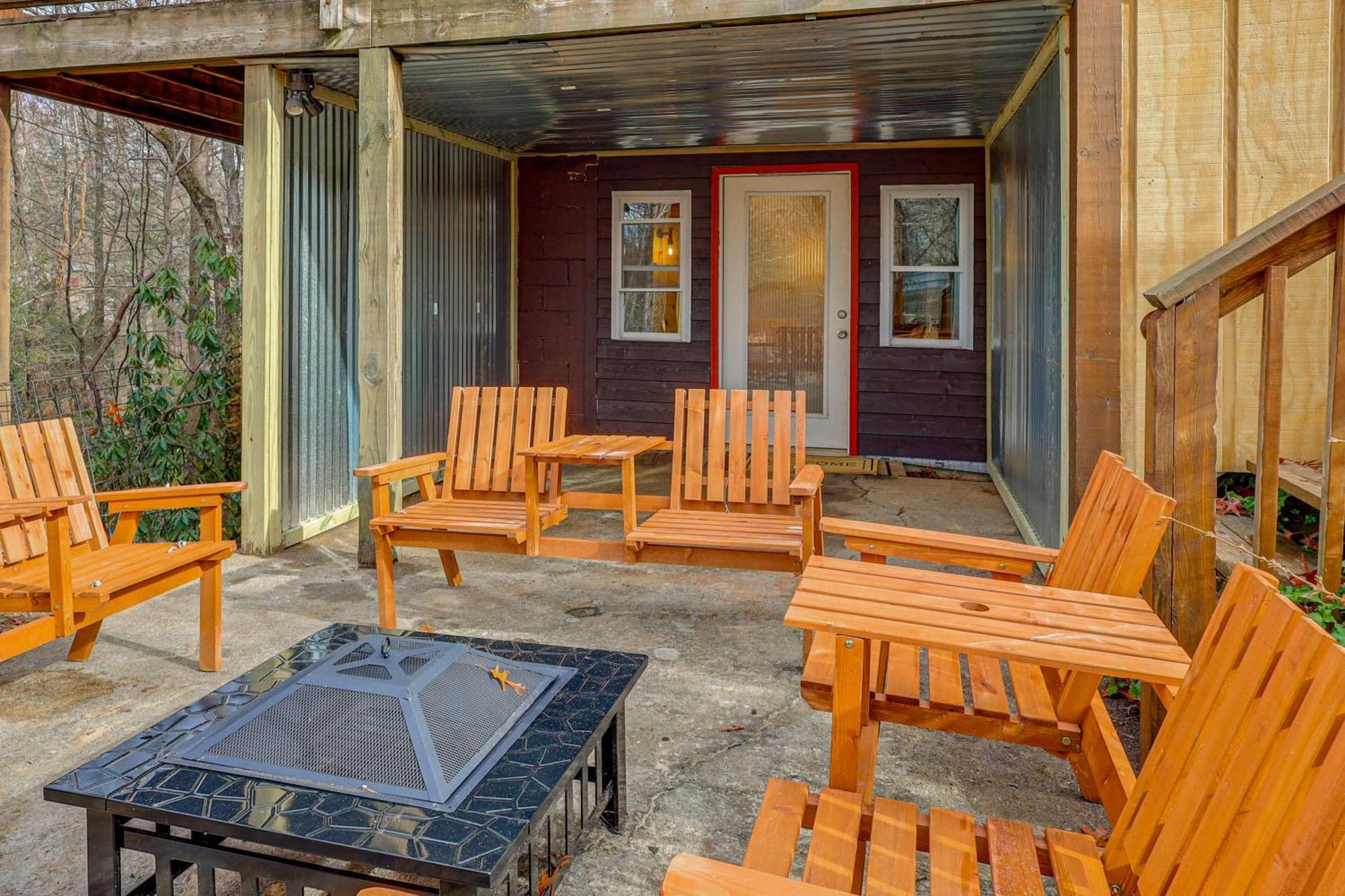 Holiday home Family-friendly With Hot Tub In Gatlinburg!