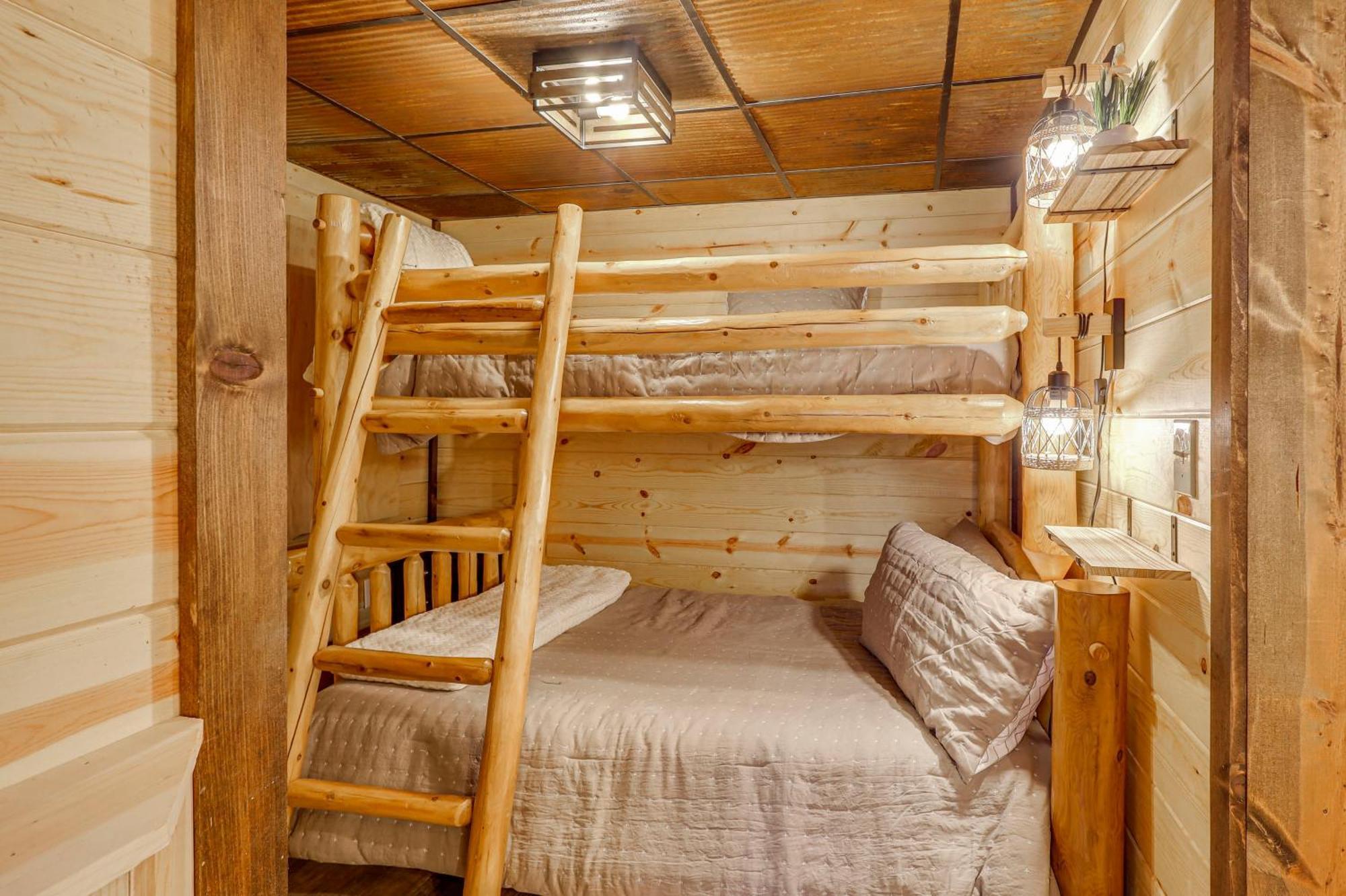 Family-friendly With Hot Tub In Gatlinburg! *