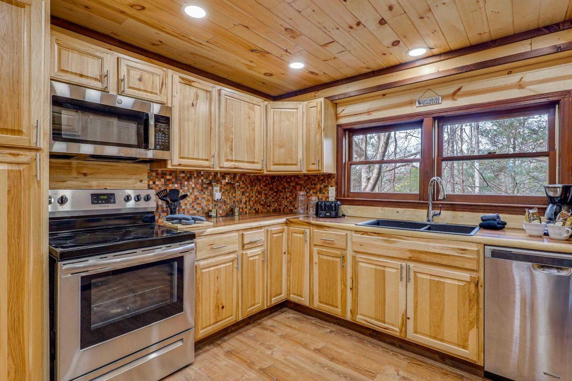 Family-friendly With Hot Tub In Gatlinburg! Holiday home