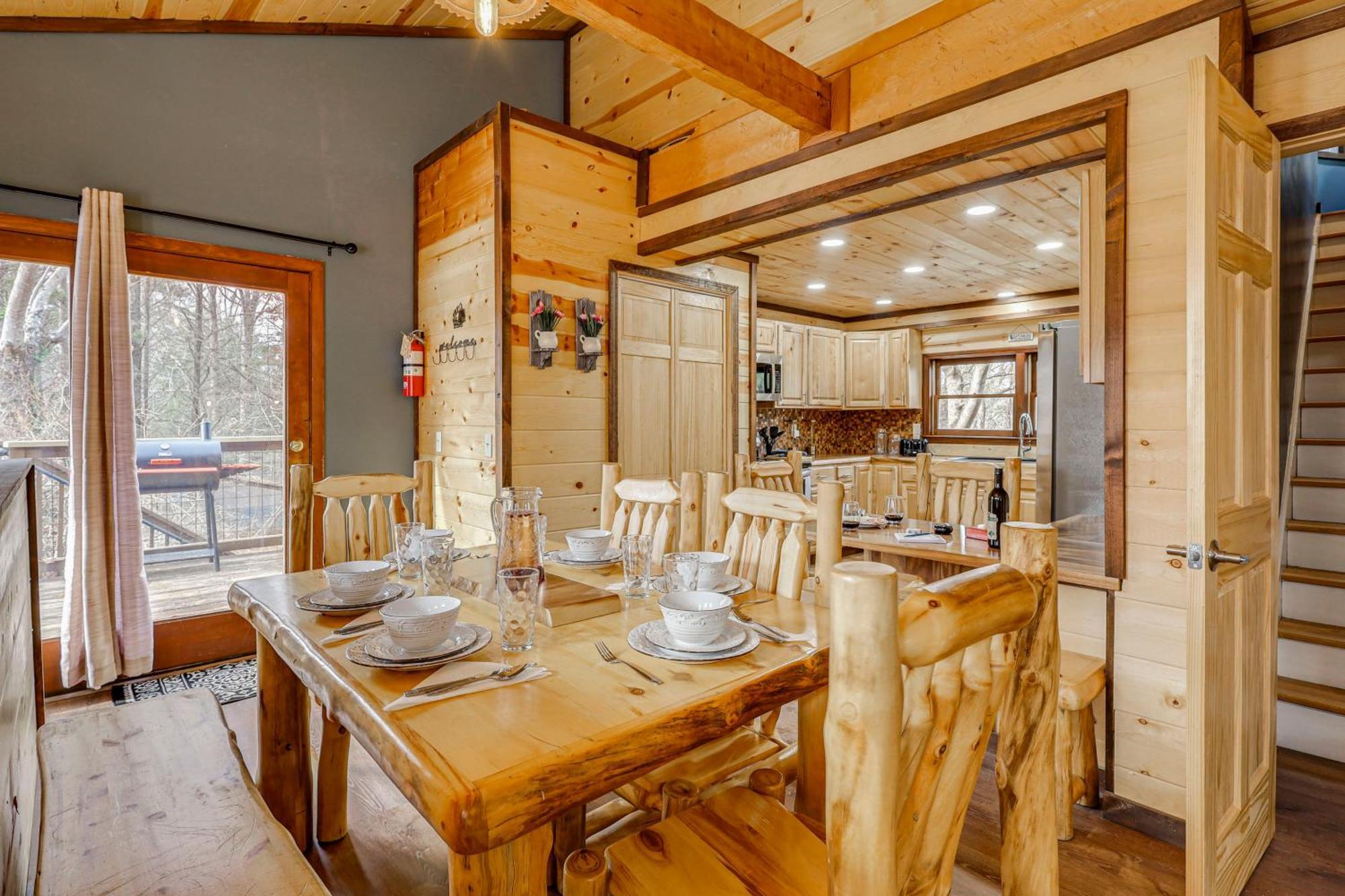 Holiday home Family-friendly With Hot Tub In Gatlinburg! *