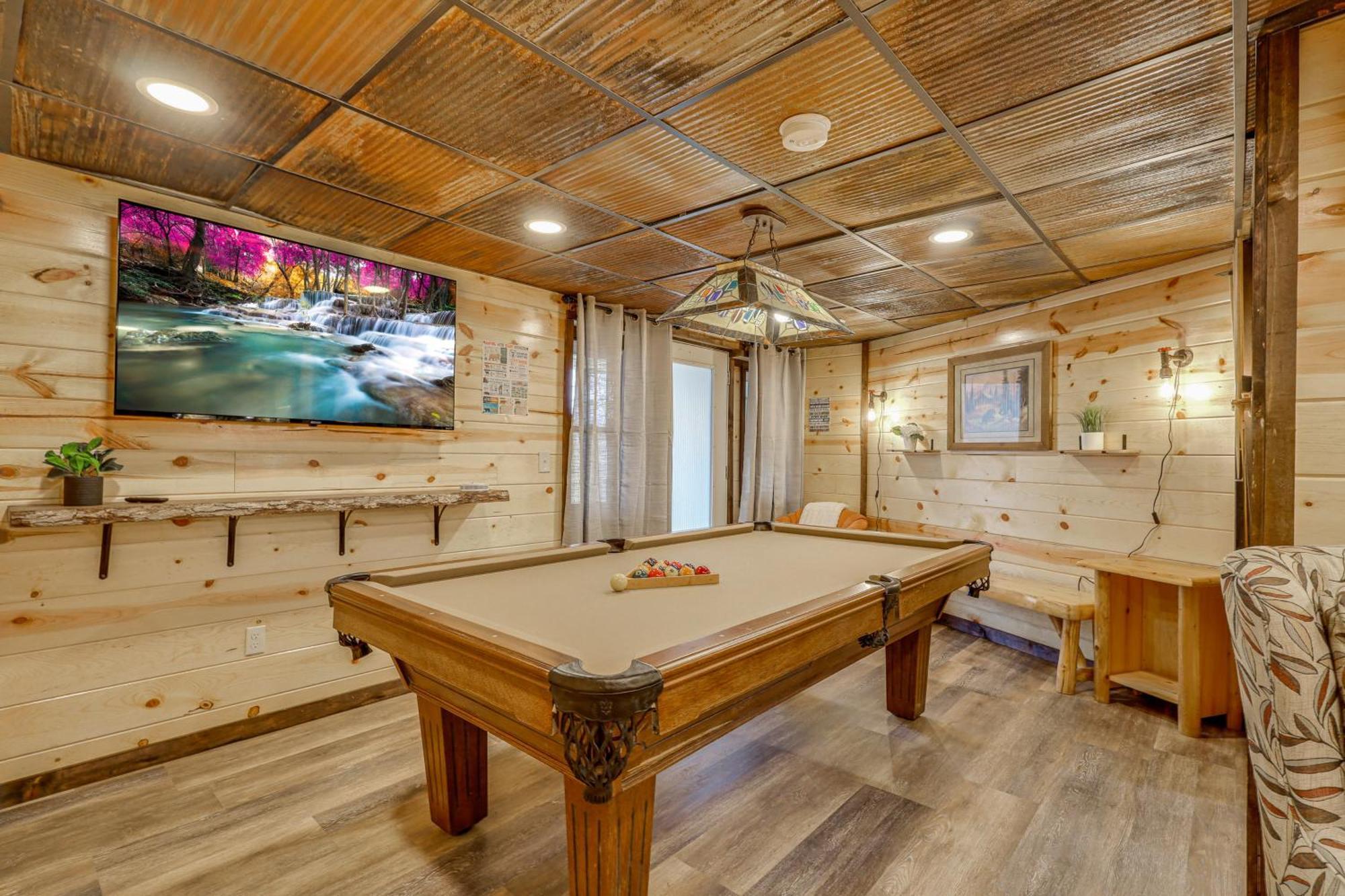 Family-friendly With Hot Tub In Gatlinburg! *