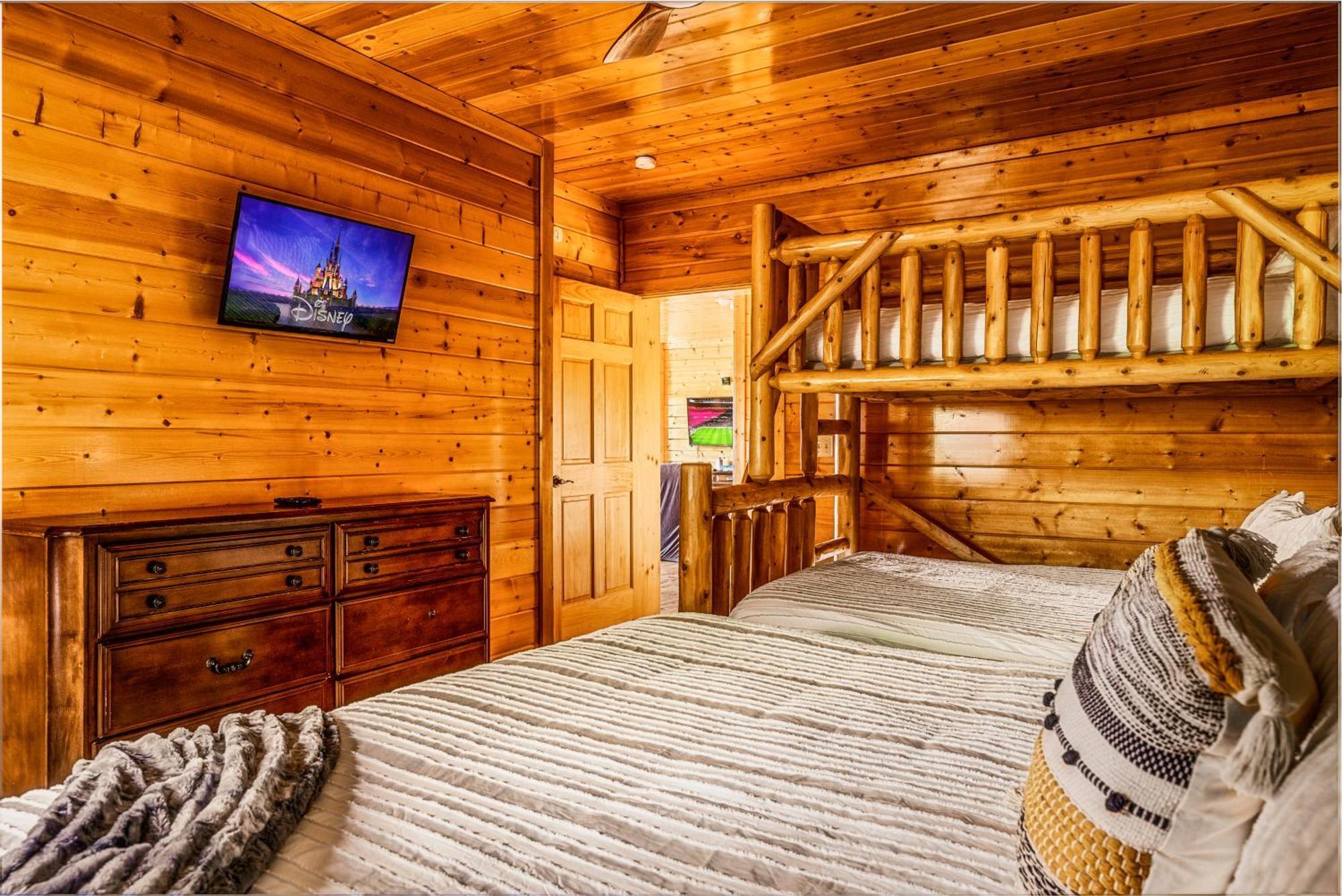 Great Alpine - 4 Kingsuites-july Deals-views-hot Tub-firepit-gamerm Gatlinburg