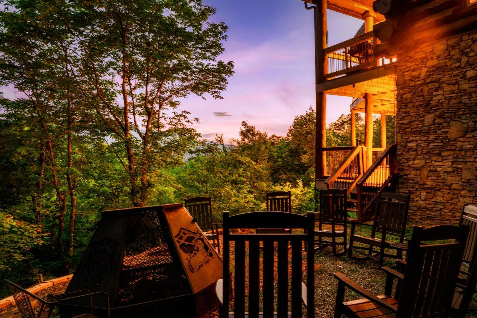 Great Alpine - 4 Kingsuites-july Deals-views-hot Tub-firepit-gamerm Gatlinburg
