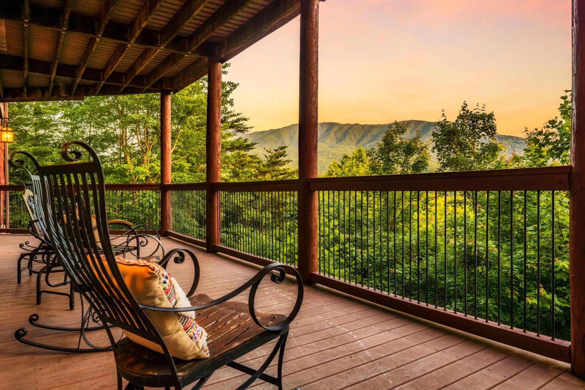 Great Alpine - 4 Kingsuites-july Deals-views-hot Tub-firepit-gamerm Chalet