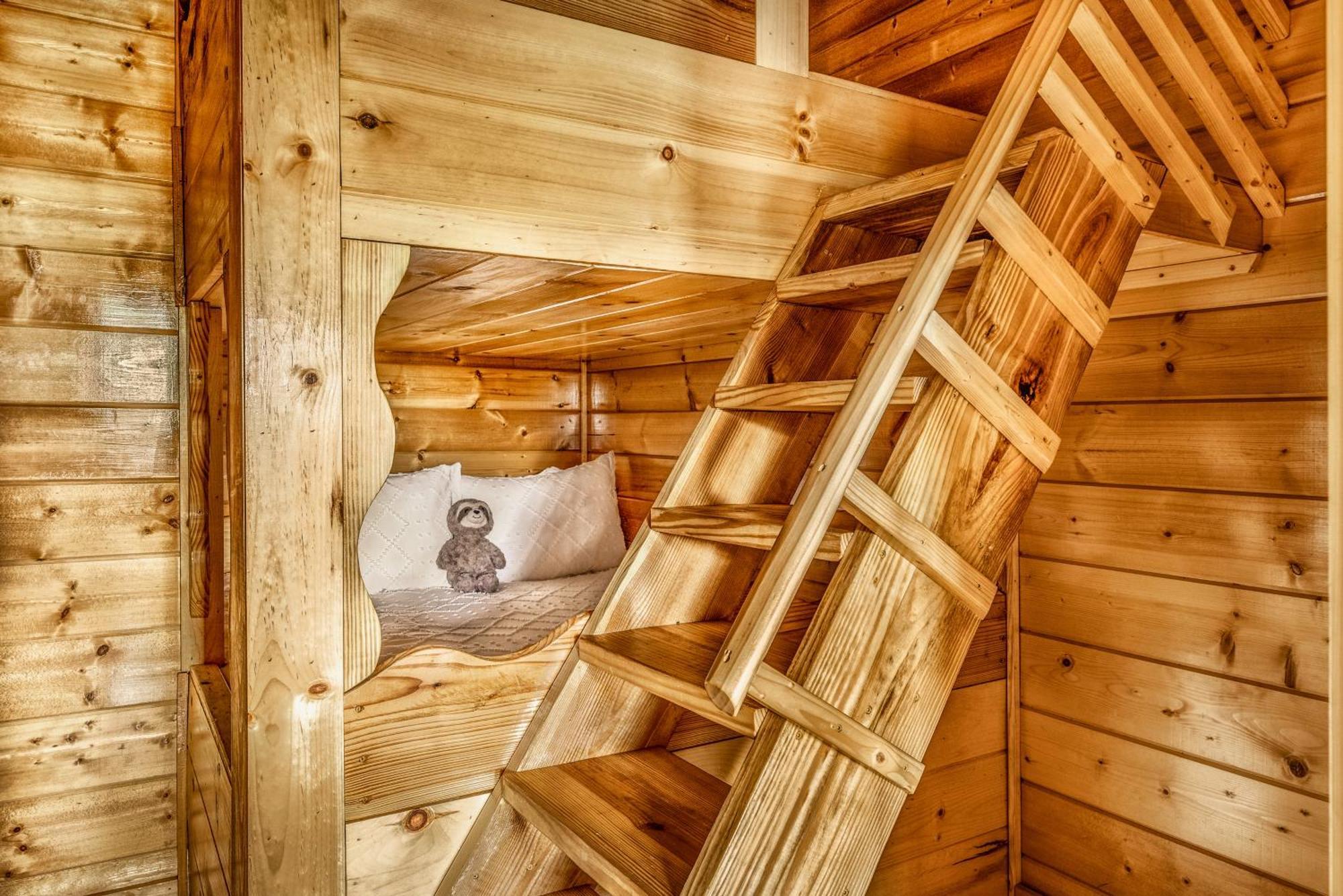 Chalet Great Alpine - 4 Kingsuites-july Deals-views-hot Tub-firepit-gamerm