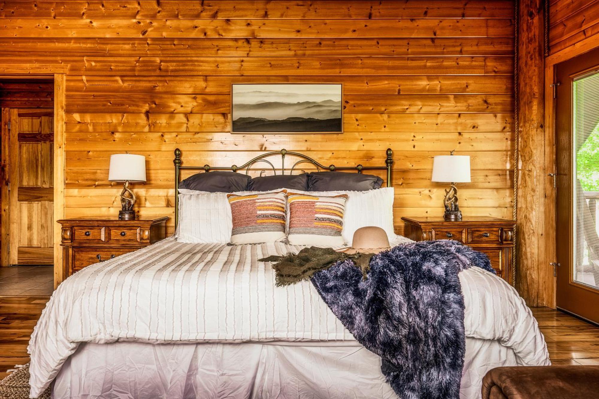 Great Alpine - 4 Kingsuites-july Deals-views-hot Tub-firepit-gamerm *