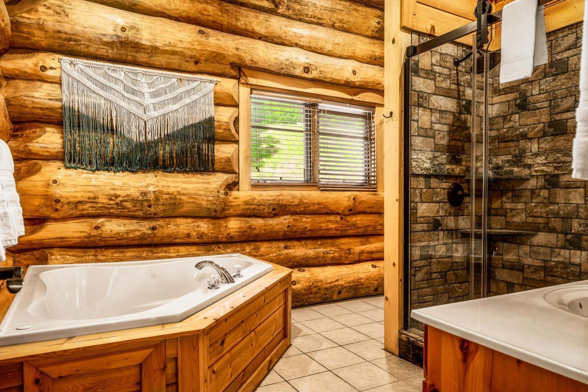 Chalet Great Alpine - 4 Kingsuites-july Deals-views-hot Tub-firepit-gamerm Gatlinburg