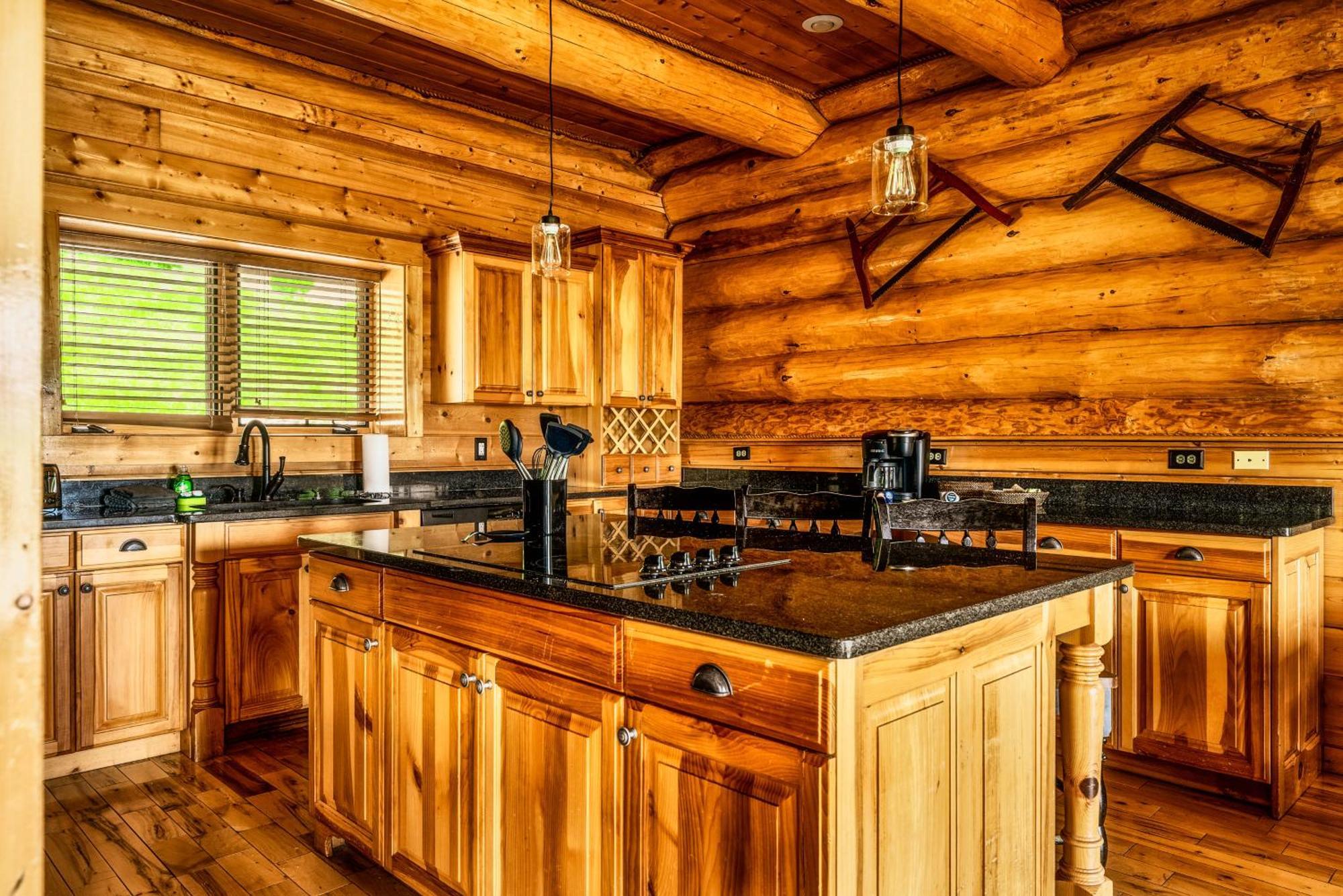 Great Alpine - 4 Kingsuites-july Deals-views-hot Tub-firepit-gamerm Gatlinburg