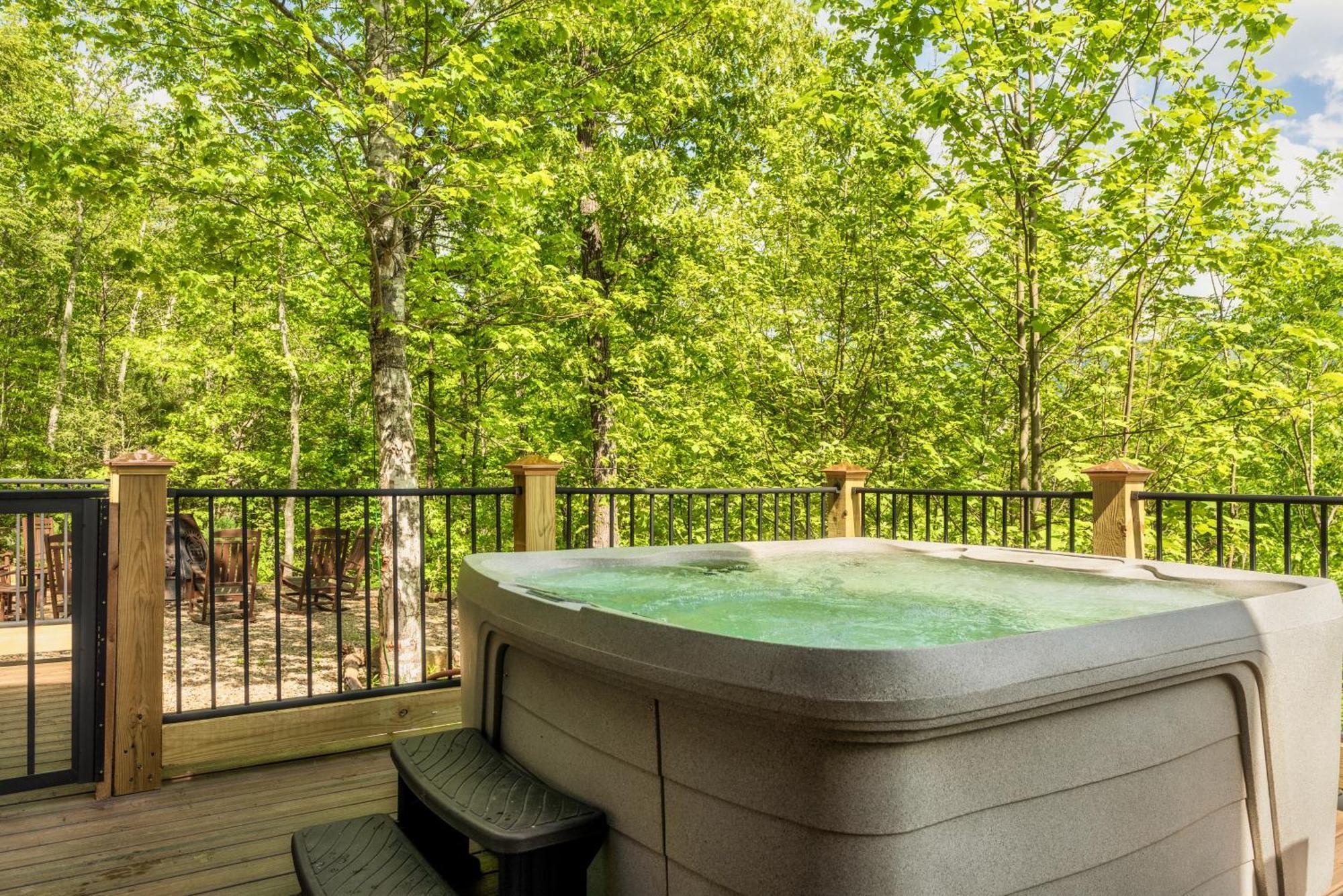 Moonshine Mtn - Hugelodge - Views - April Deals - Game Rm - Hot Tub - Fire Pit