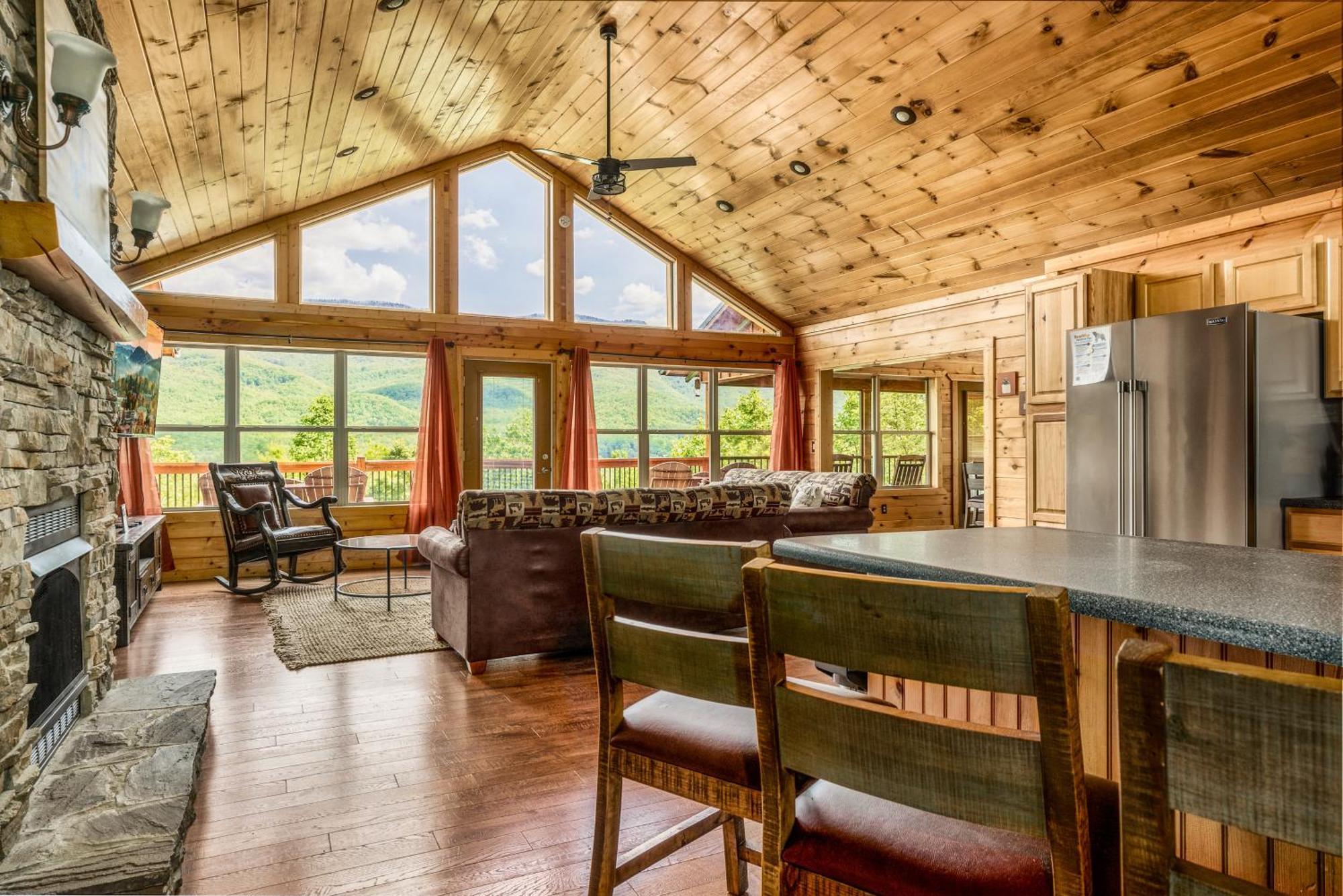 Moonshine Mtn - Hugelodge - Views - April Deals - Game Rm - Hot Tub - Fire Pit