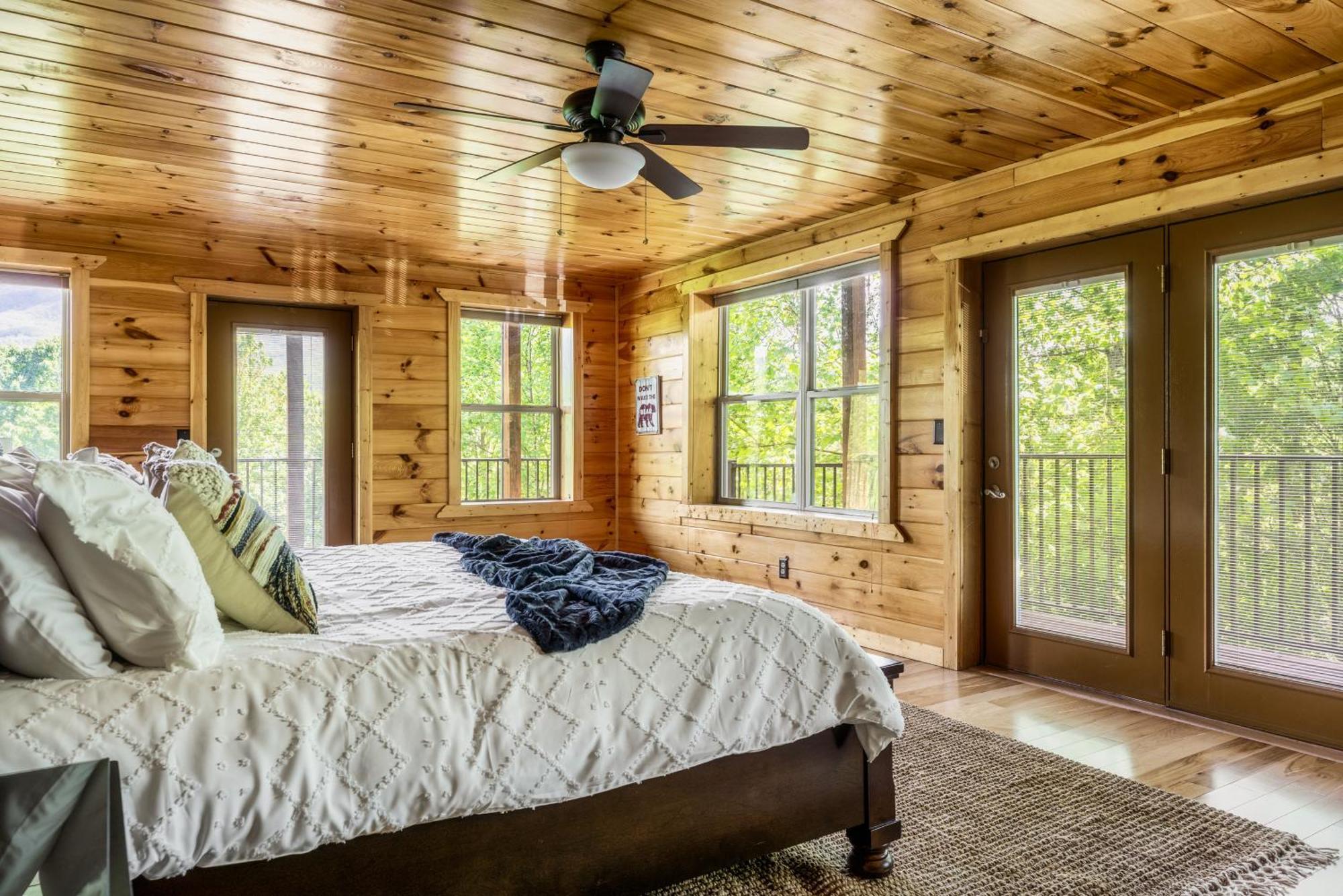 Chalet Moonshine Mtn - Hugelodge - Views - April Deals - Game Rm - Hot Tub - Fire Pit *