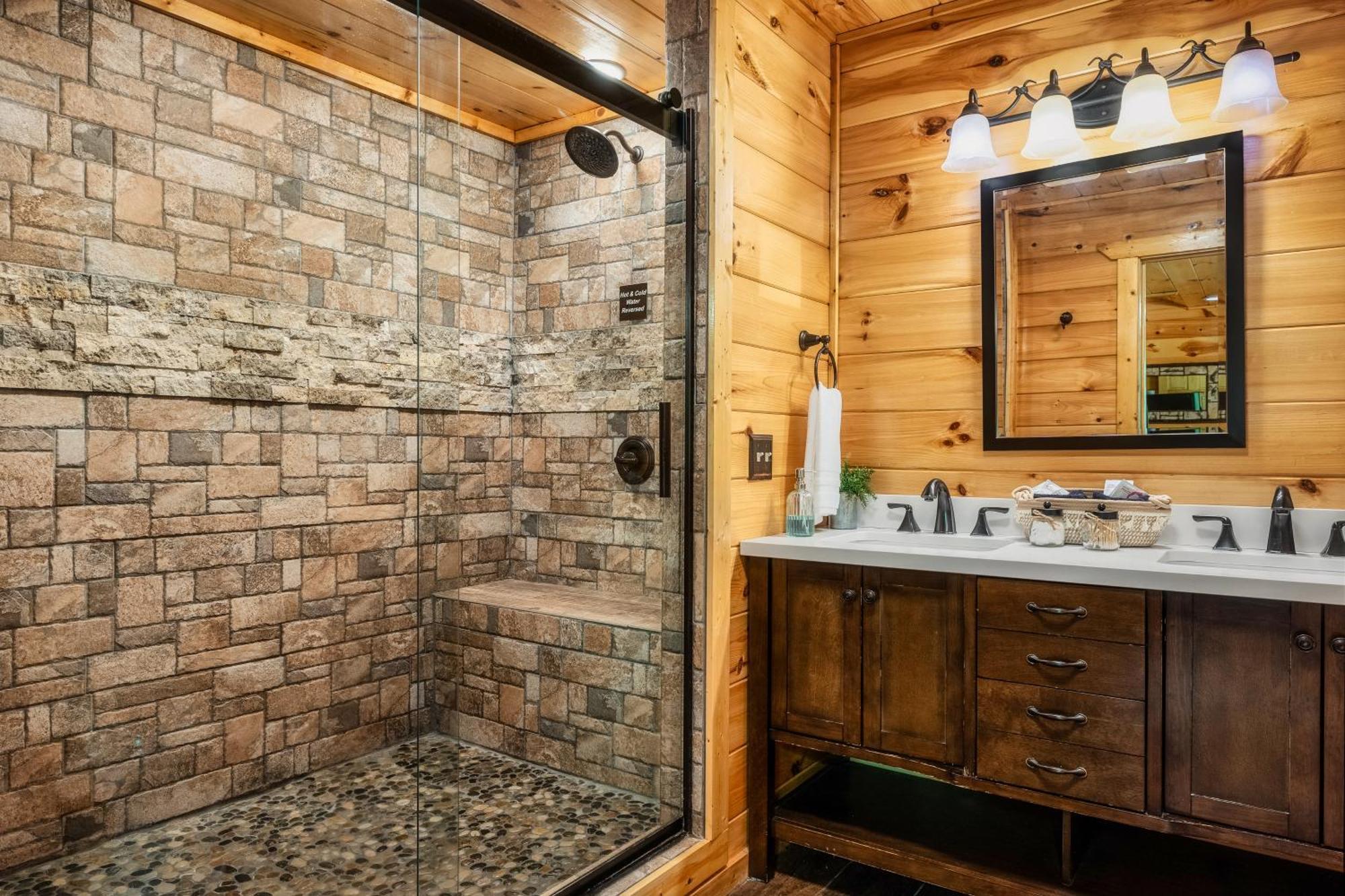 Chalet Moonshine Mtn - Hugelodge - Views - April Deals - Game Rm - Hot Tub - Fire Pit *