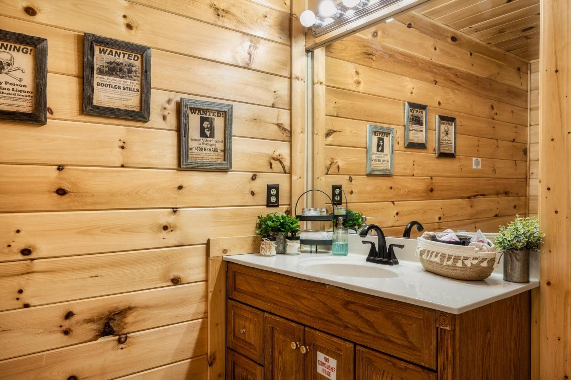 Moonshine Mtn - Hugelodge - Views - April Deals - Game Rm - Hot Tub - Fire Pit *