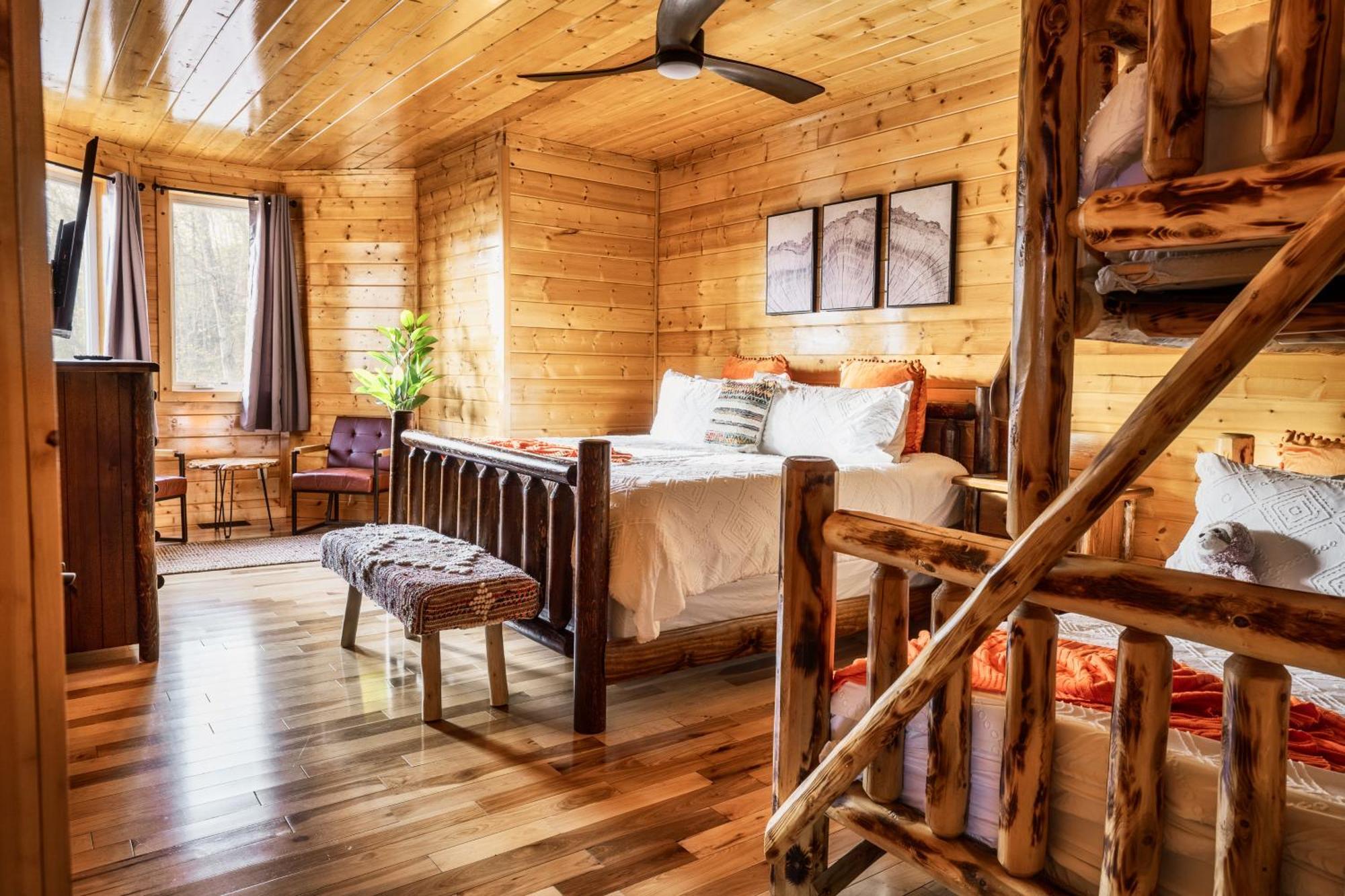 Chalet Timberwolf - Luxe 5 Star Retreat-july Deal-game Rm-ps5-firepit-hot Tub *