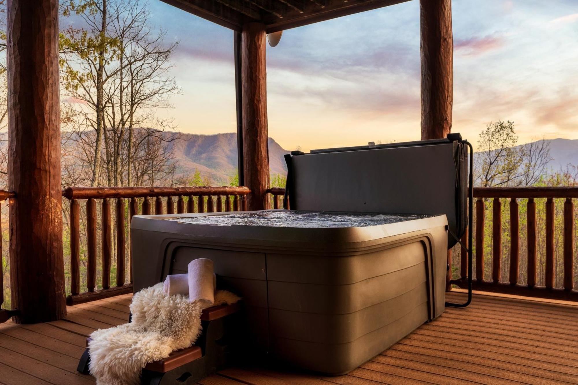 Timberwolf - Luxe 5 Star Retreat-july Deal-game Rm-ps5-firepit-hot Tub *